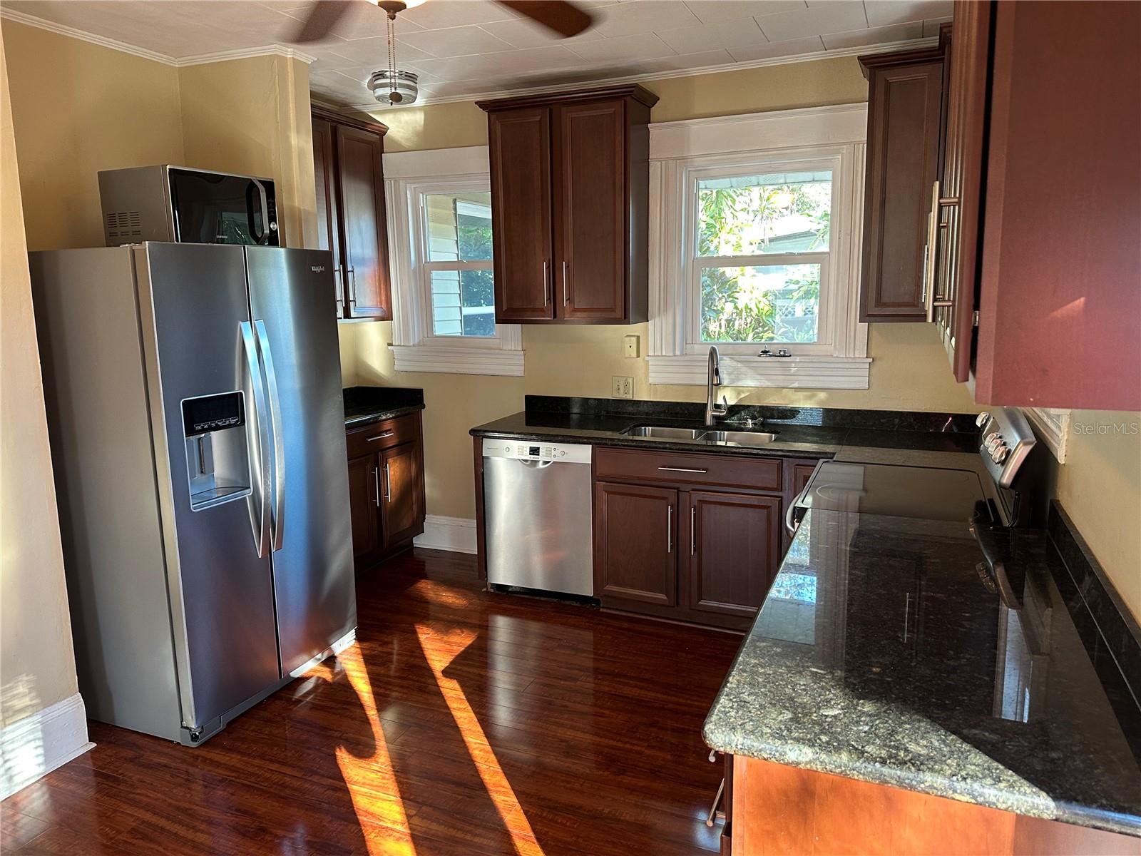 Image 16 of 20 For 3006 Bay Villa Avenue