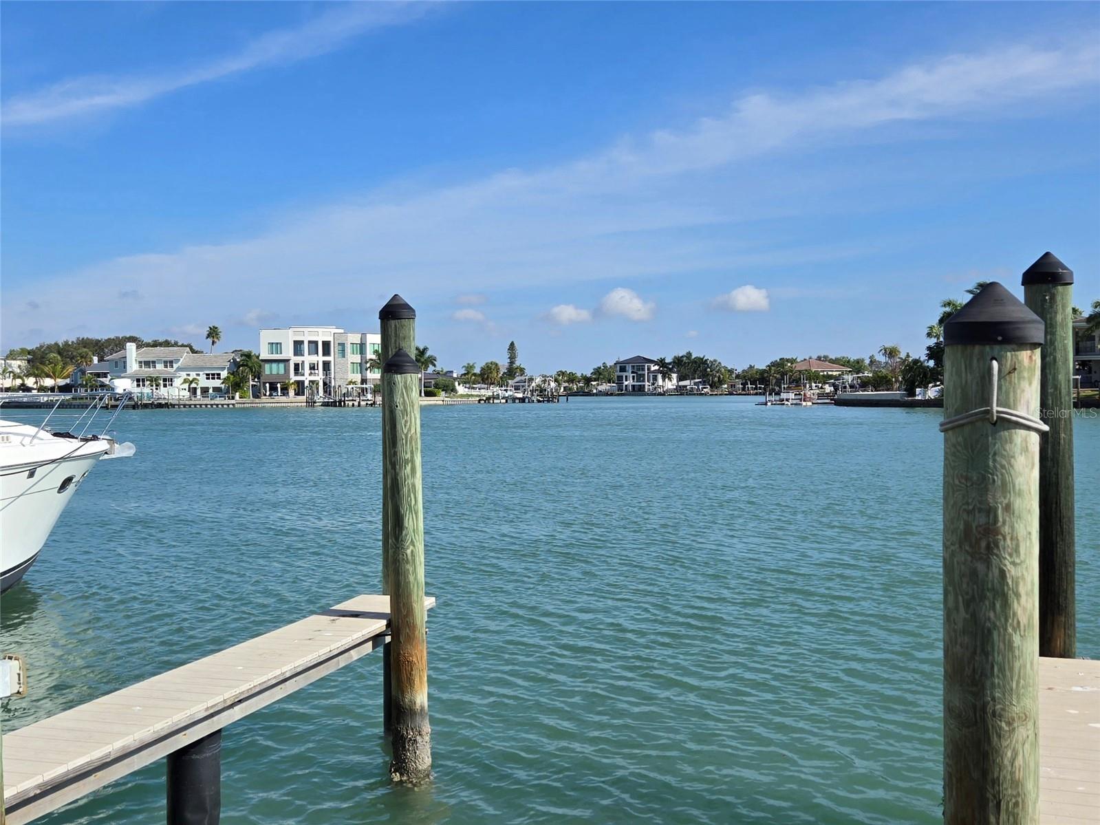 Image 13 of 22 For 10025 Gulf Boulevard