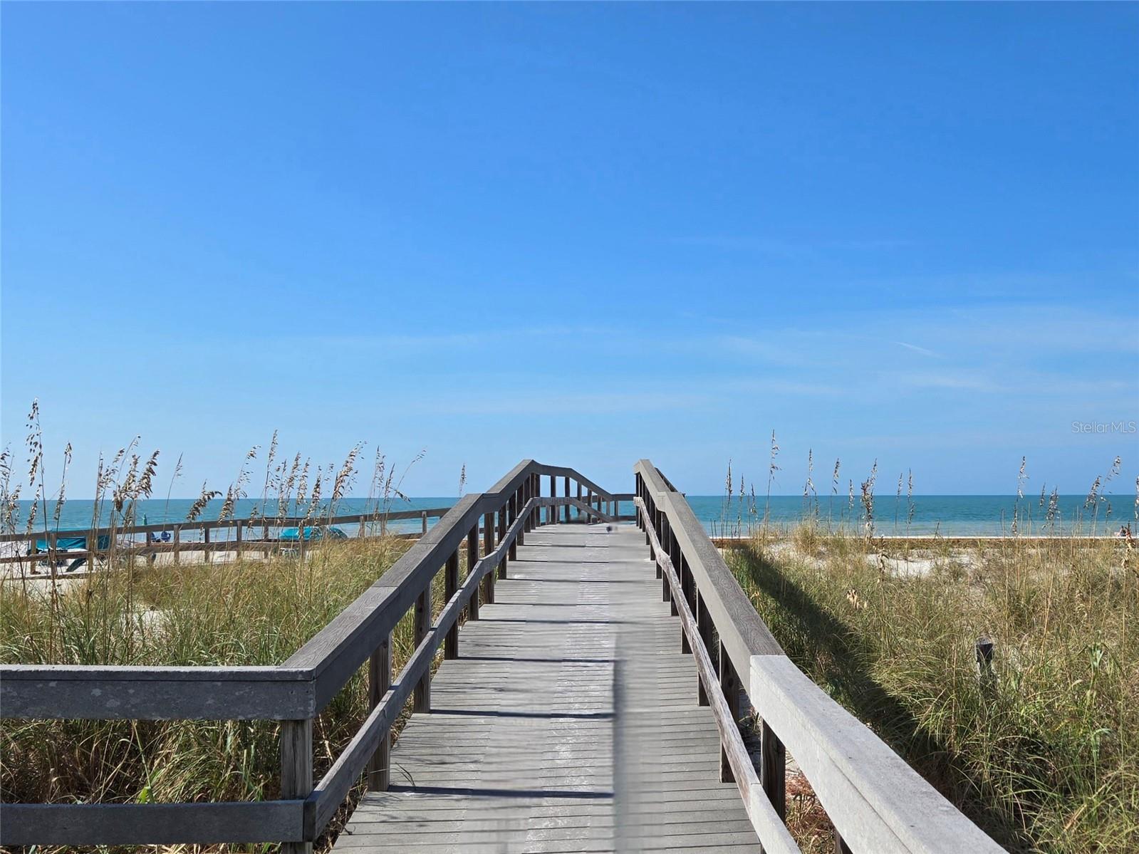 Image 7 of 22 For 10025 Gulf Boulevard