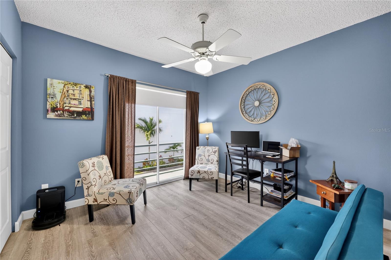 Image 15 of 26 For 320 Island Way 603