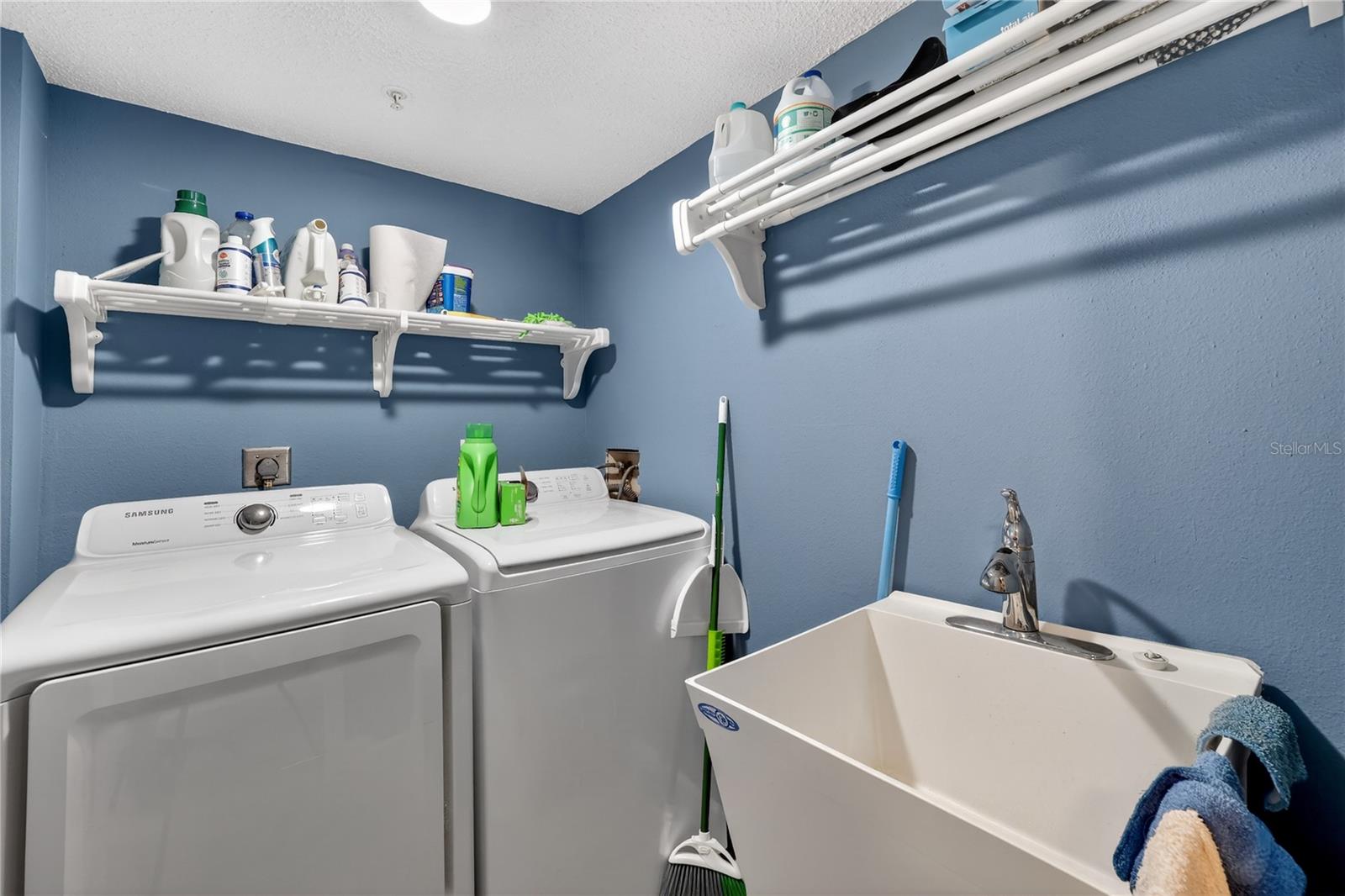 Image 19 of 26 For 320 Island Way 603