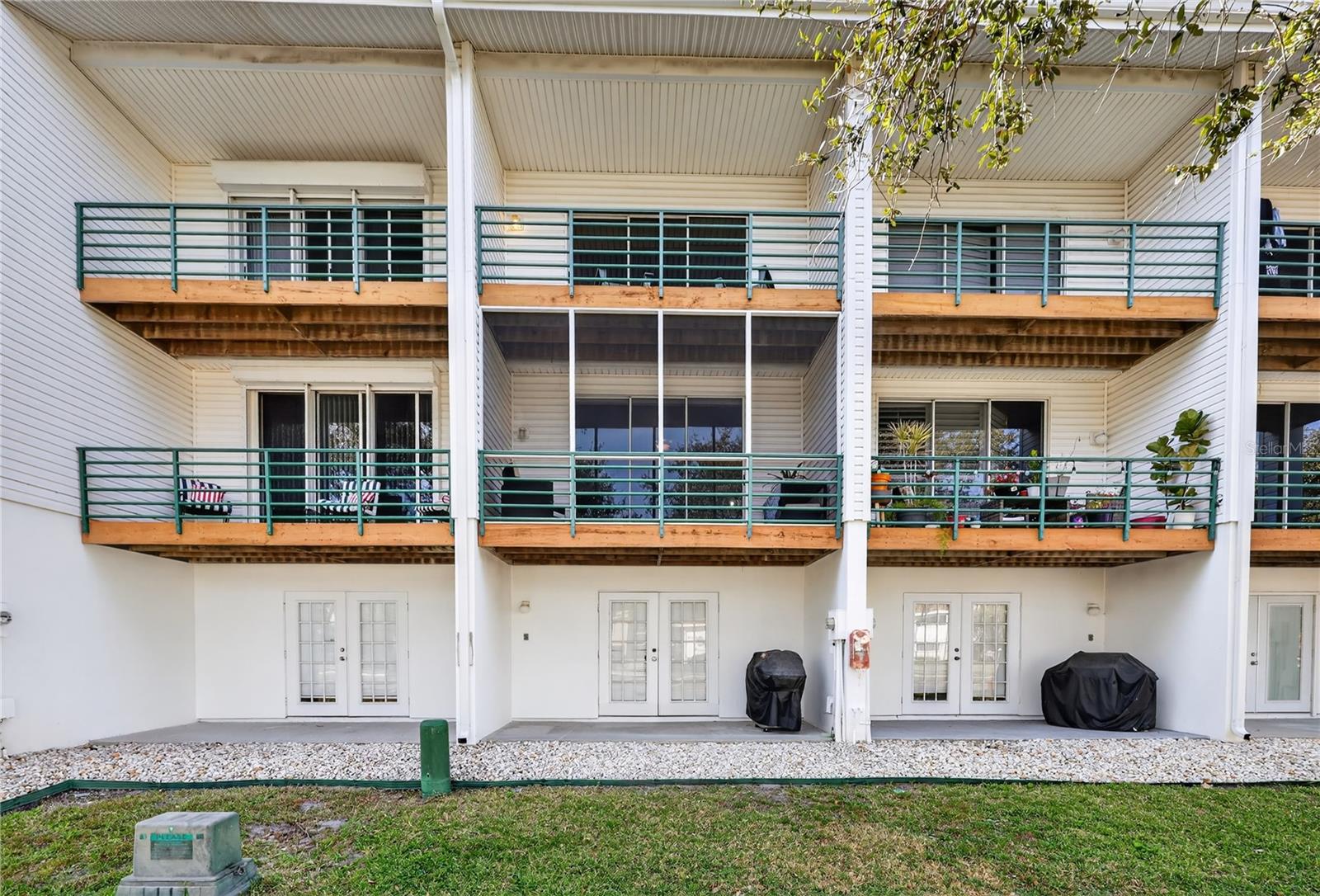 Image 24 of 26 For 320 Island Way 603