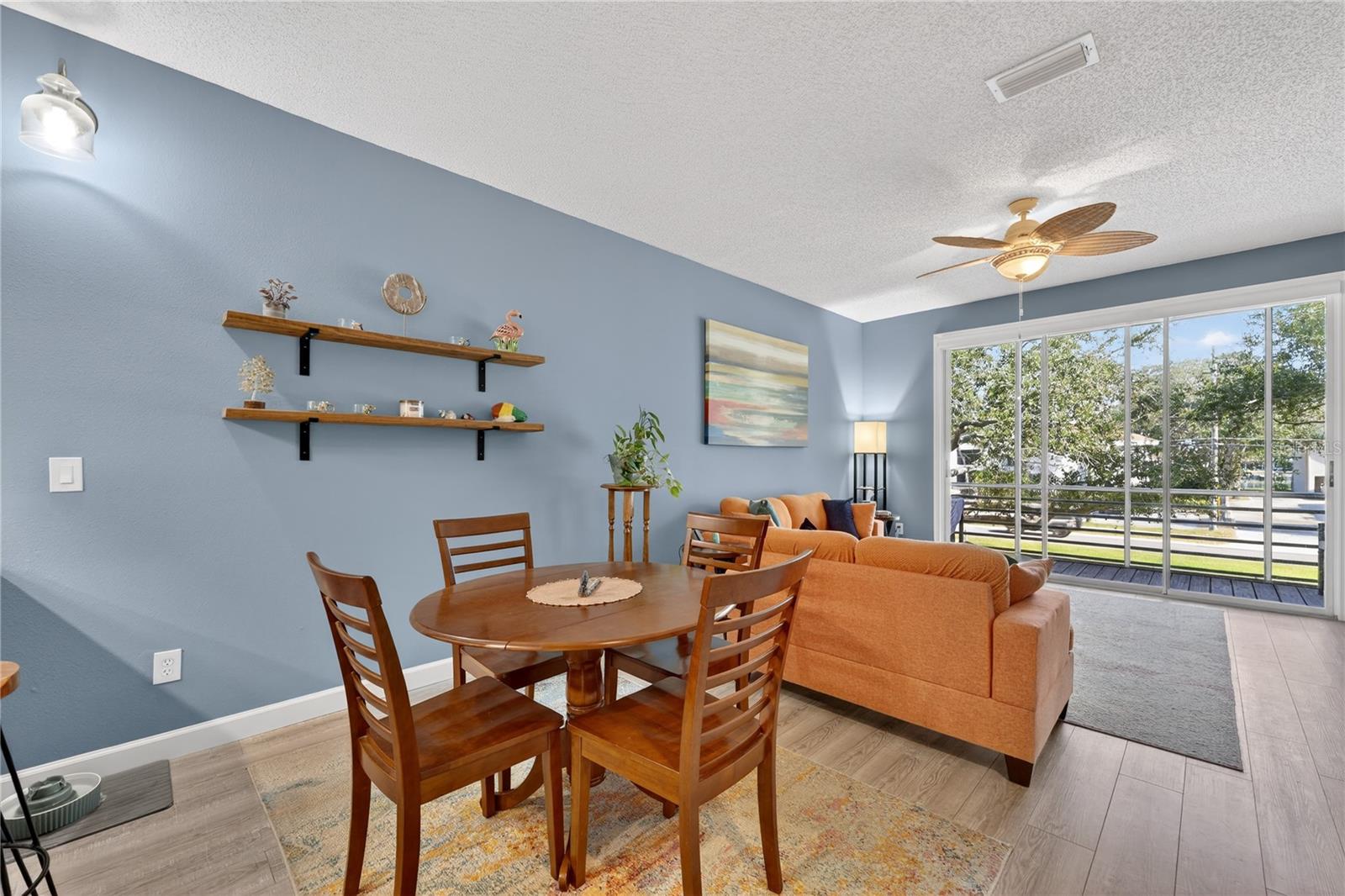 Image 4 of 26 For 320 Island Way 603