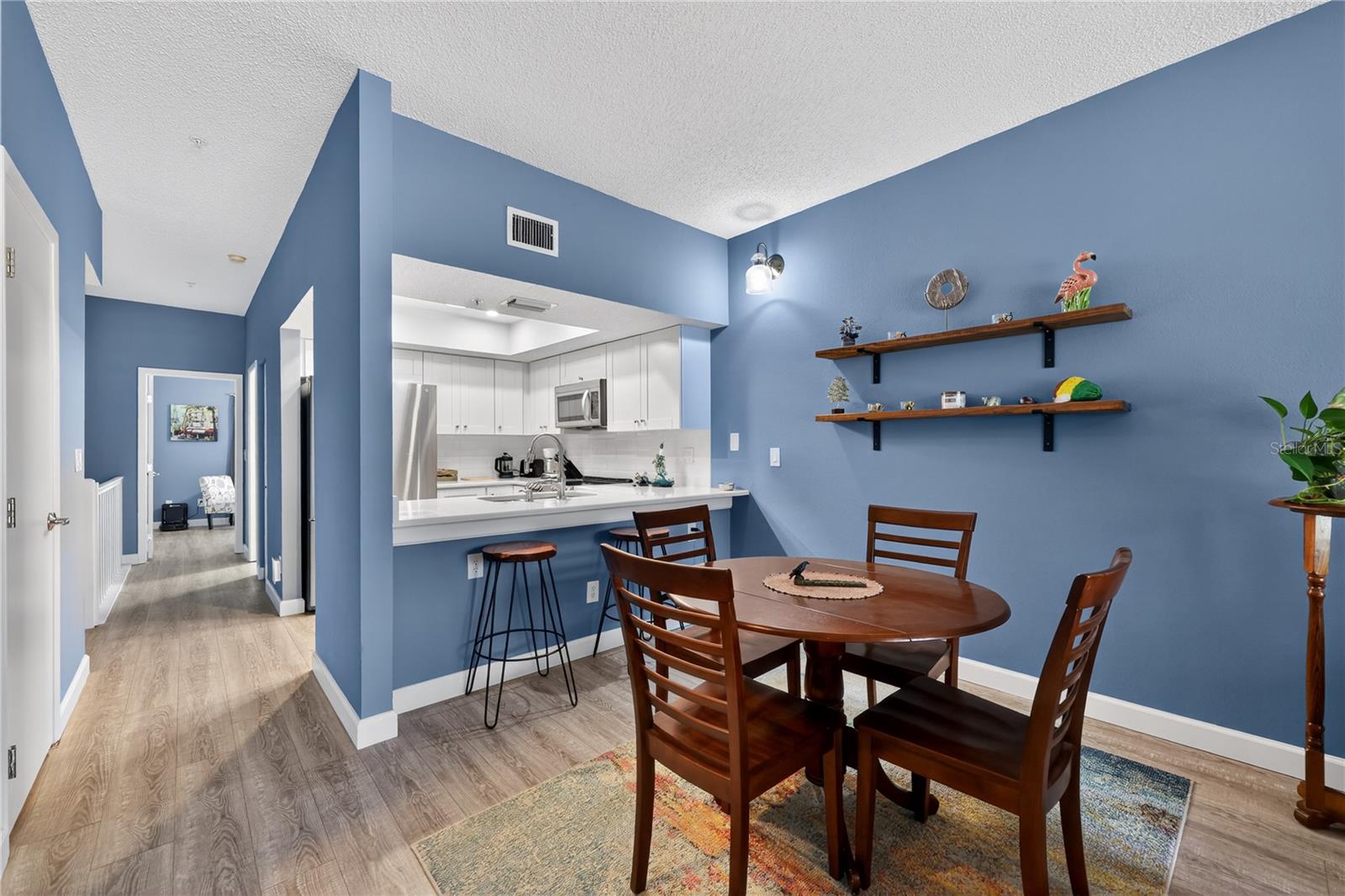 Image 5 of 26 For 320 Island Way 603