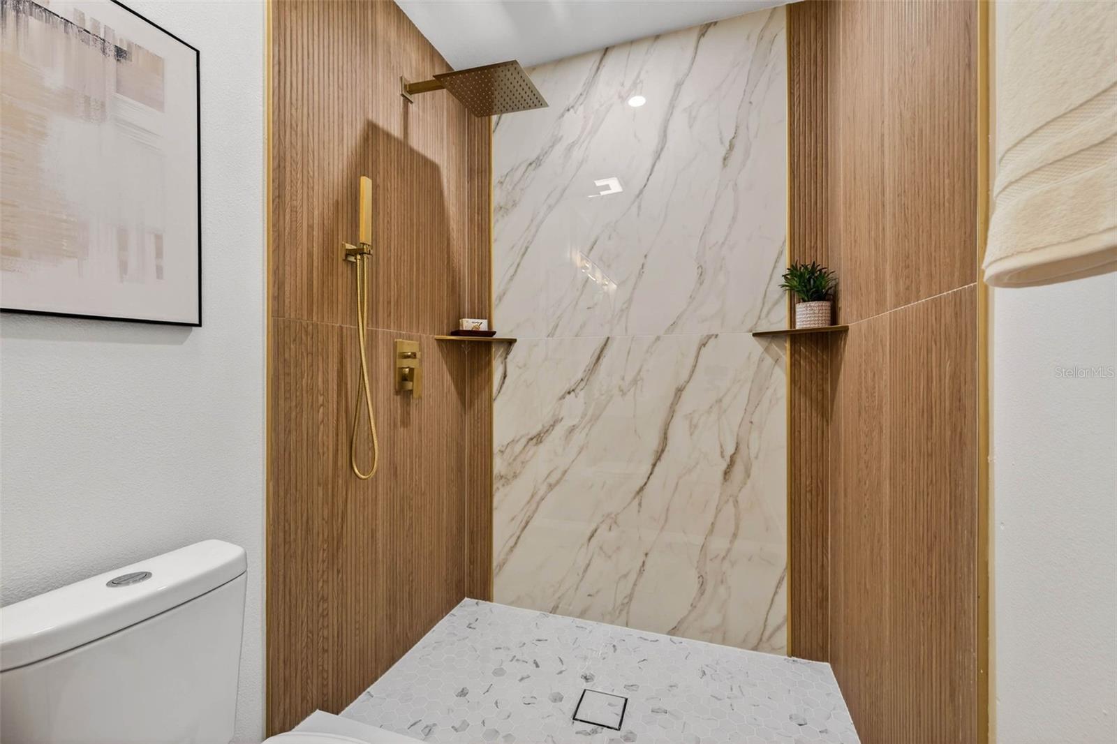 Listing photo id 19 for 4623 Carson Street Ne