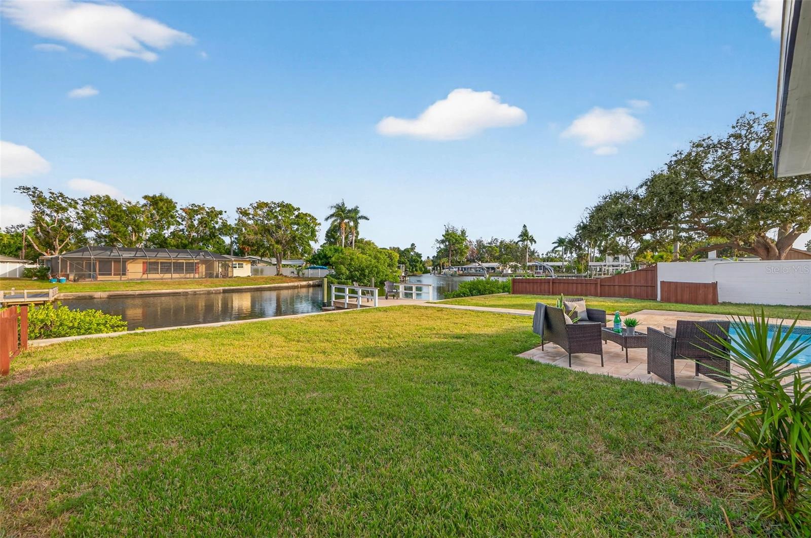 Listing photo id 28 for 4623 Carson Street Ne