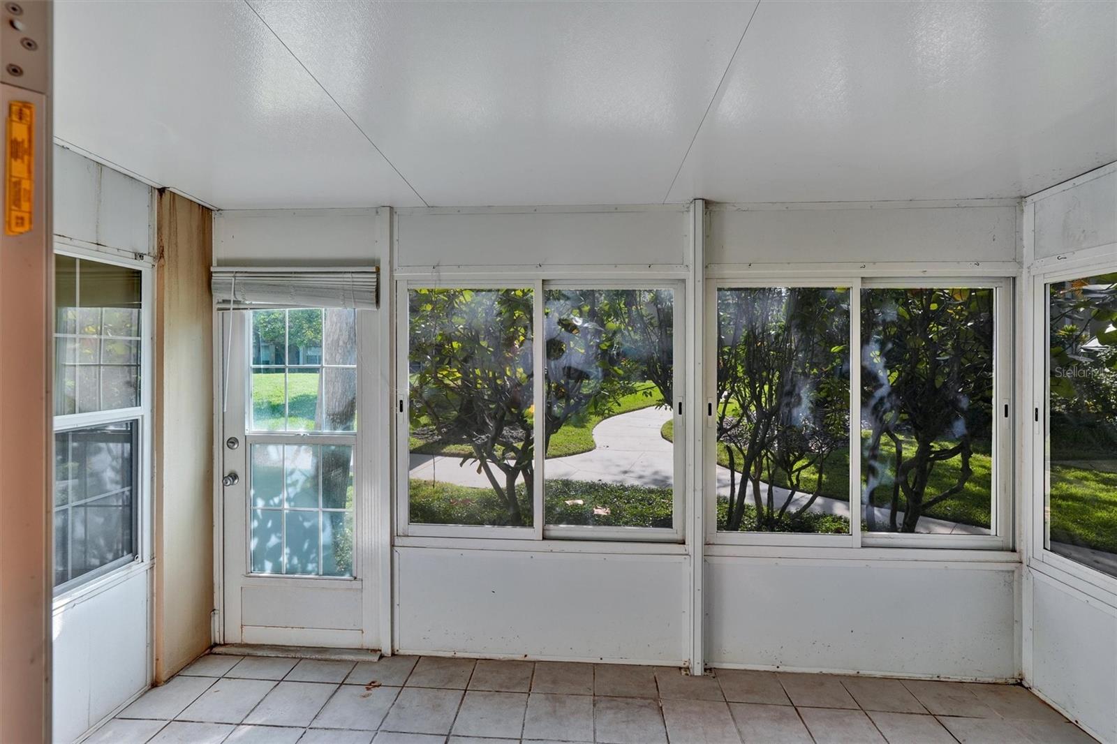 Image 12 of 39 For 8352 Meadowbrook Drive 11