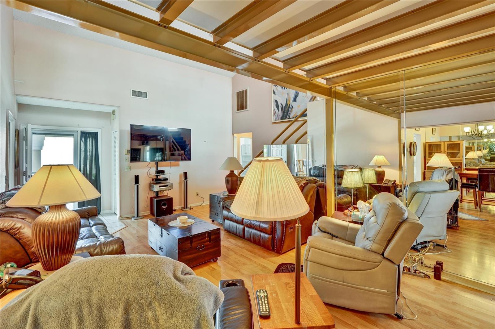 Image 14 of 39 For 8352 Meadowbrook Drive 11