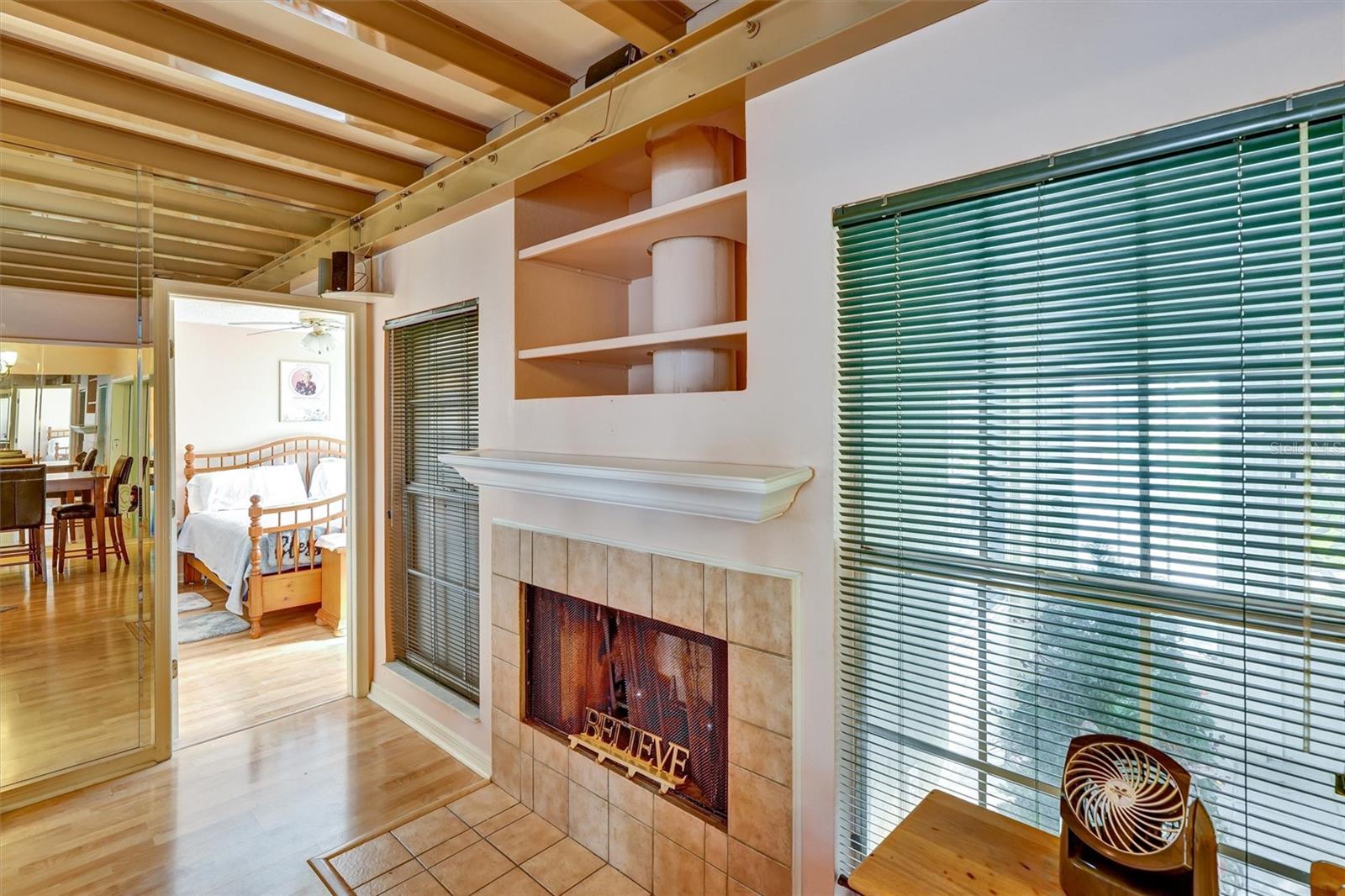 Image 15 of 39 For 8352 Meadowbrook Drive 11