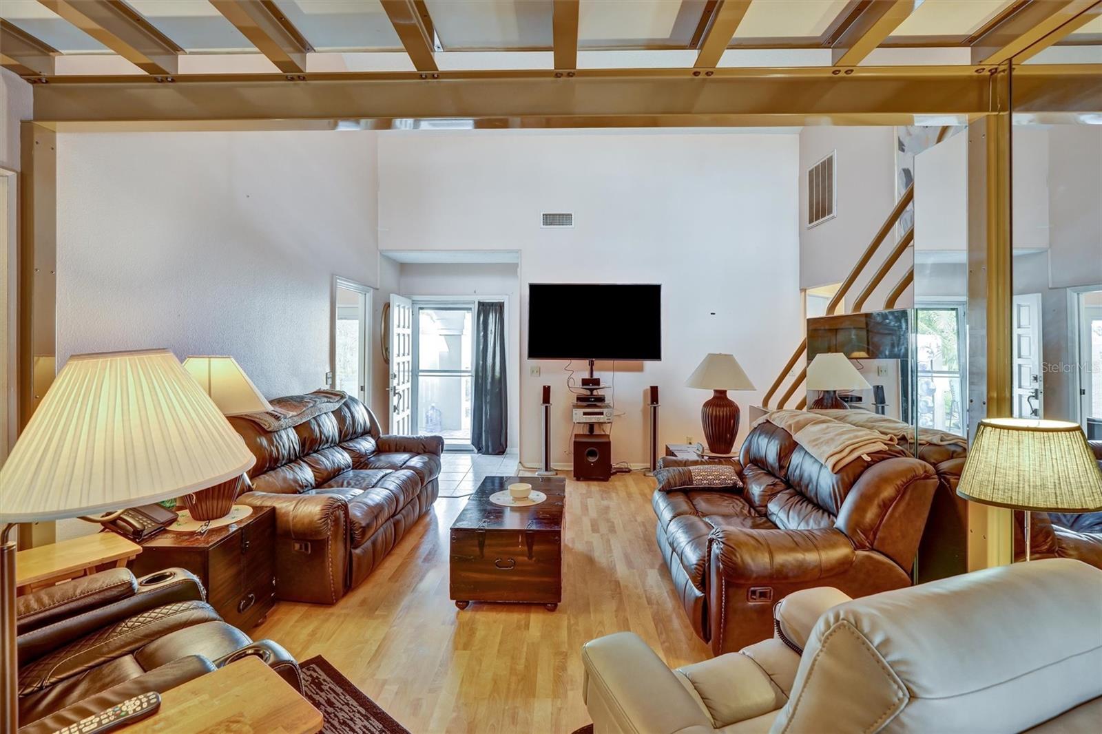 Image 25 of 39 For 8352 Meadowbrook Drive 11