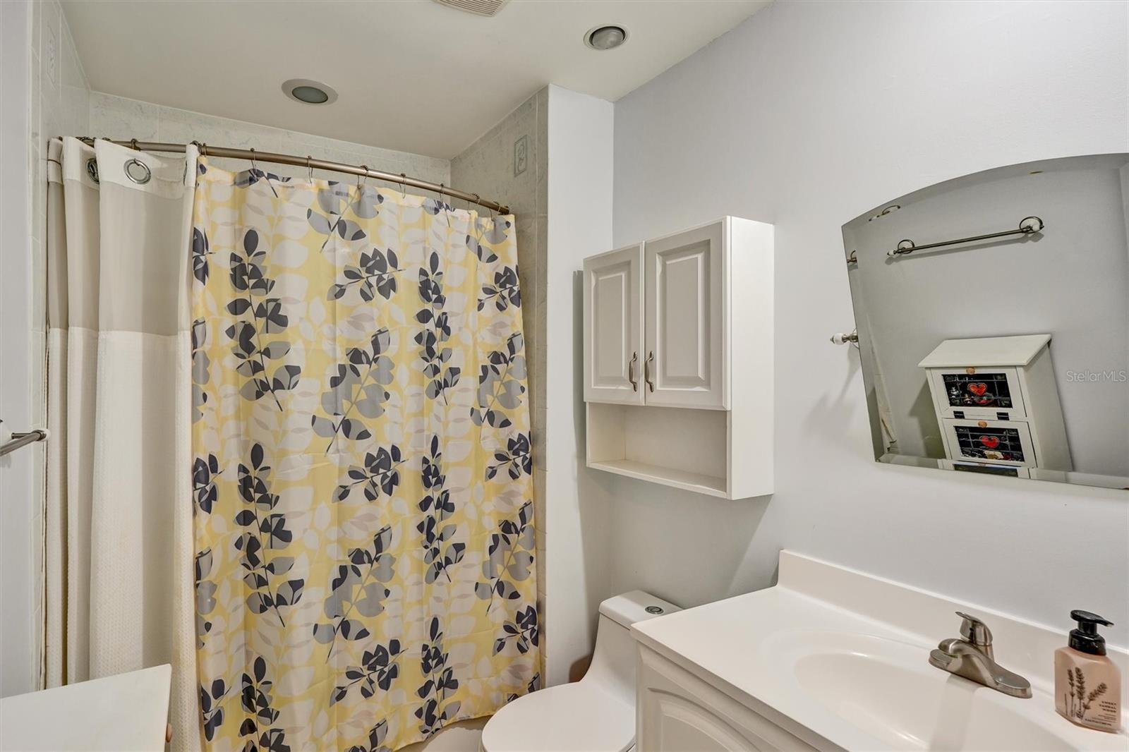 Image 28 of 39 For 8352 Meadowbrook Drive 11