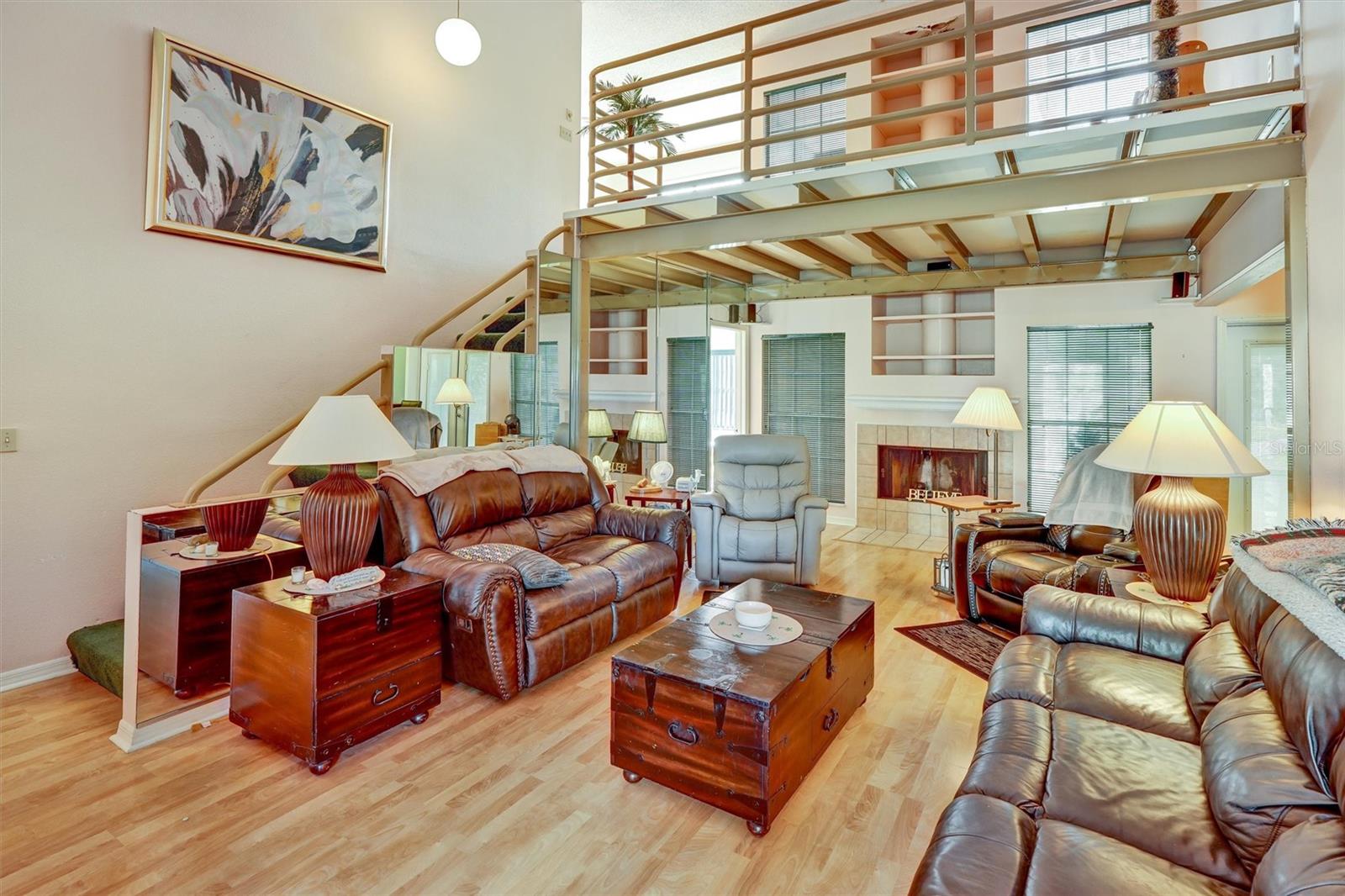 Image 5 of 39 For 8352 Meadowbrook Drive 11