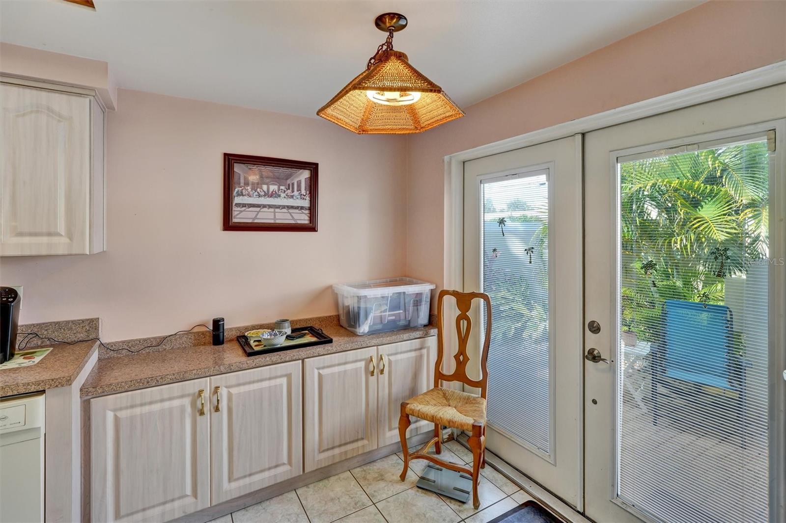 Image 6 of 39 For 8352 Meadowbrook Drive 11