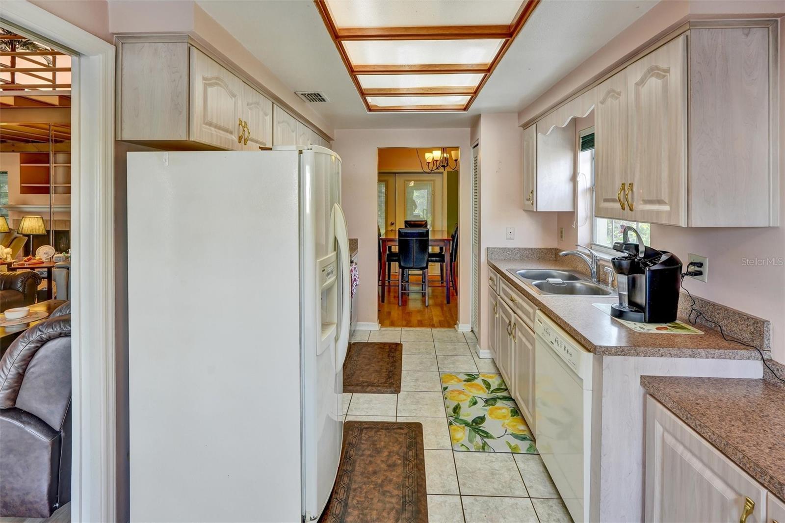 Image 7 of 39 For 8352 Meadowbrook Drive 11