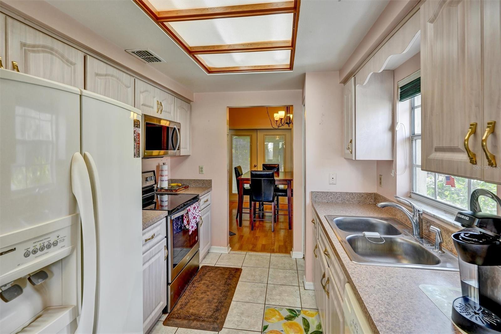 Image 8 of 39 For 8352 Meadowbrook Drive 11