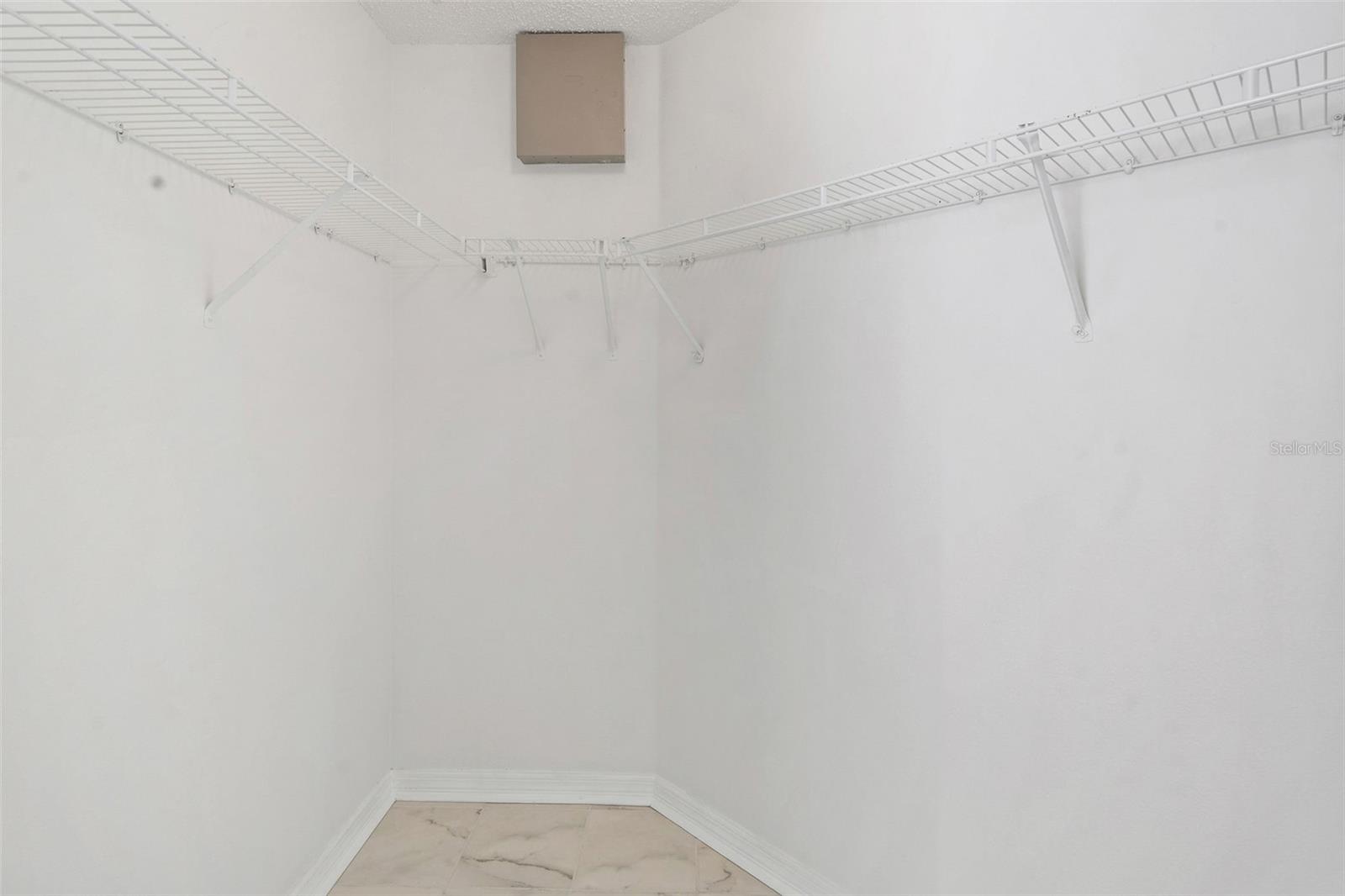 Image 16 of 26 For 1504 Silktree Court