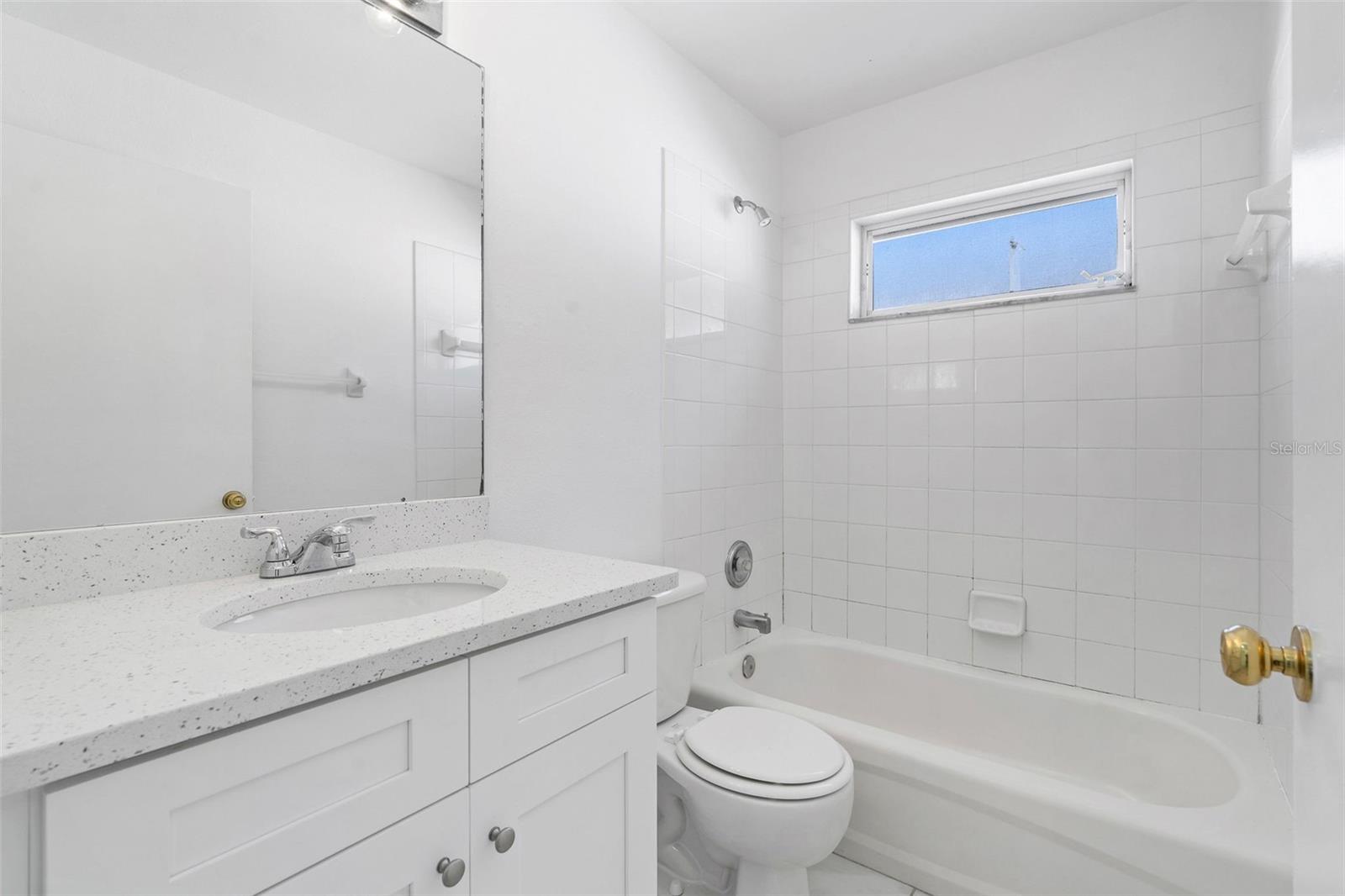 Image 19 of 26 For 1504 Silktree Court