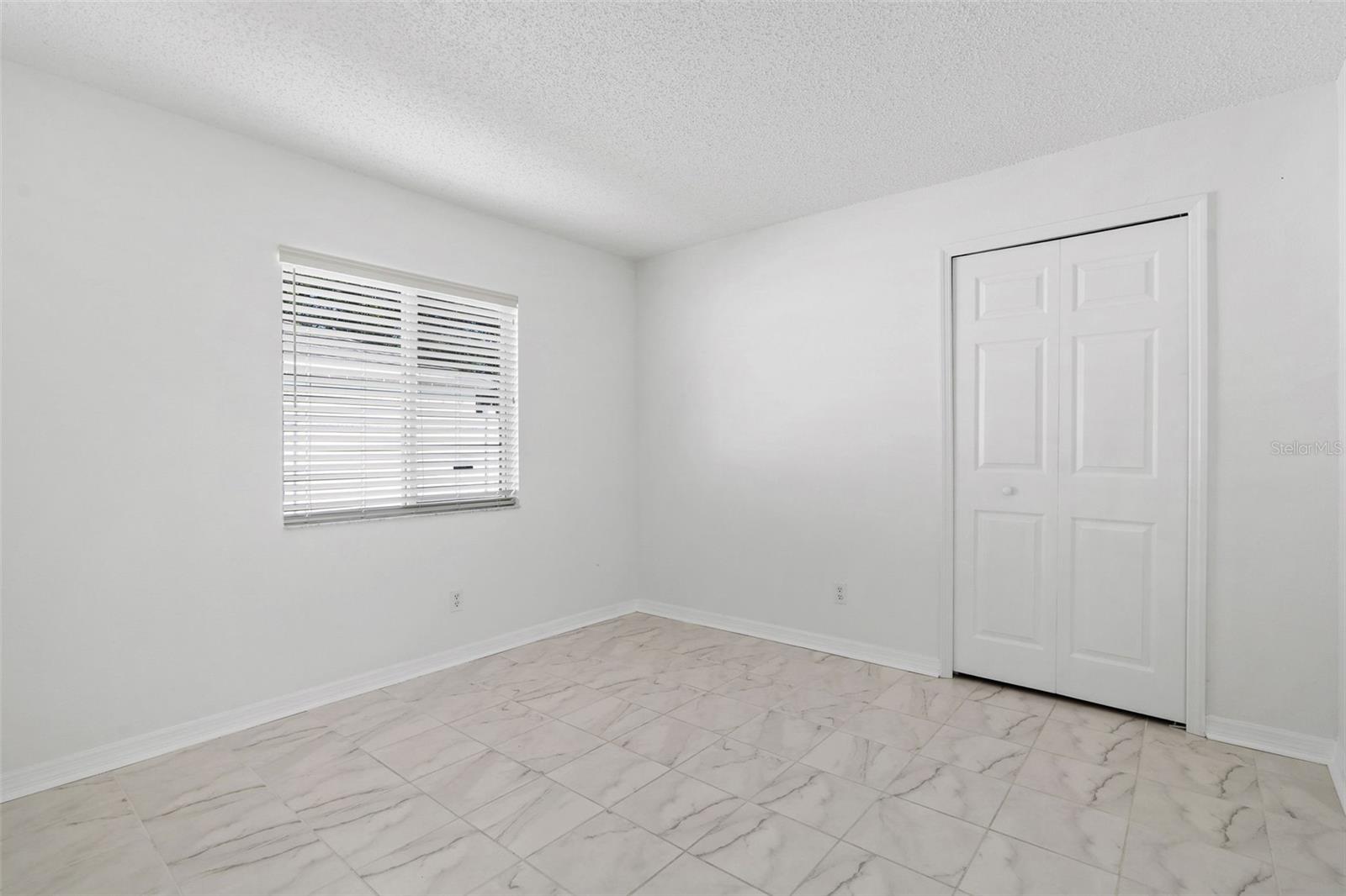 Image 20 of 26 For 1504 Silktree Court