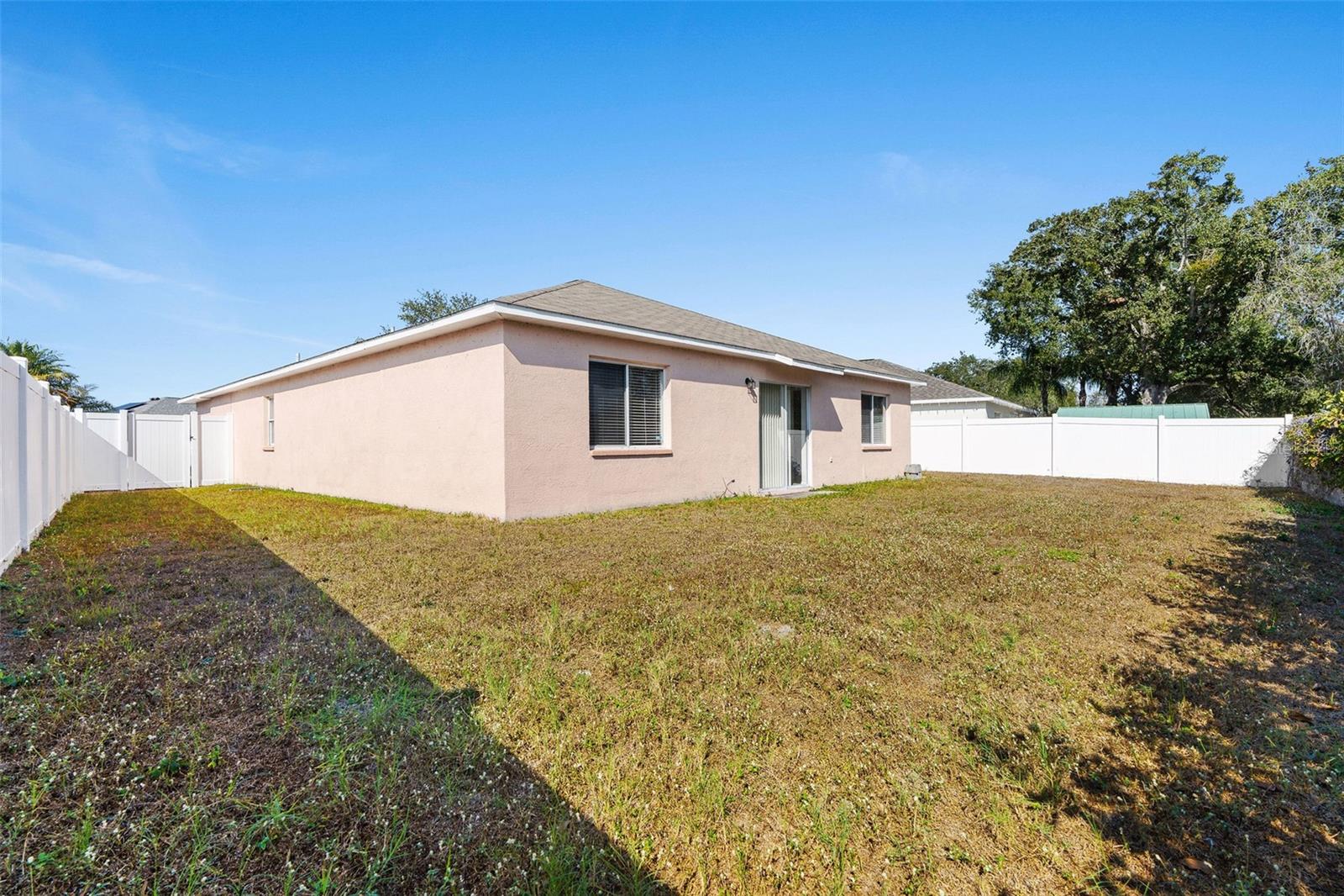 Image 23 of 26 For 1504 Silktree Court