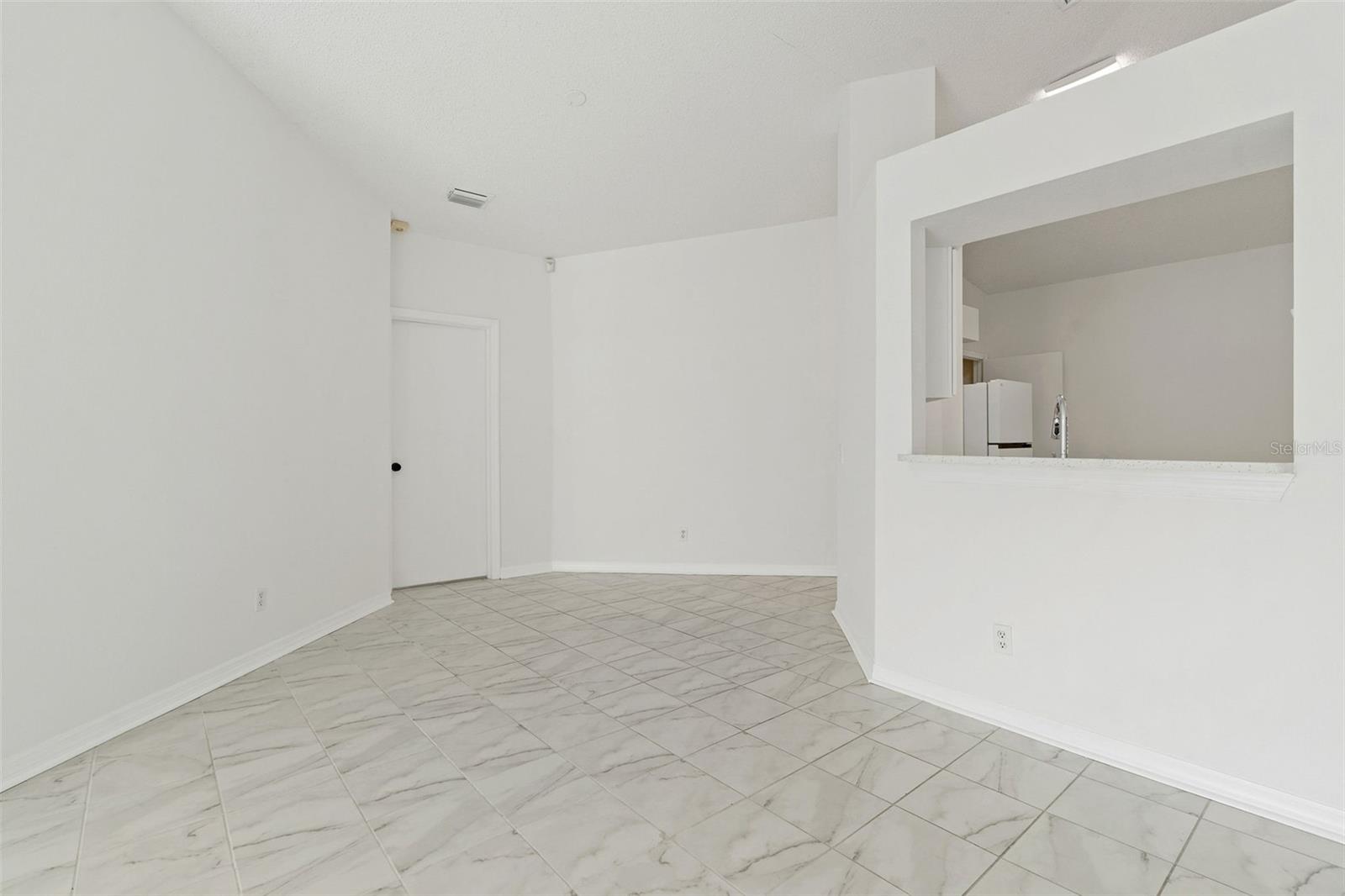 Image 8 of 26 For 1504 Silktree Court