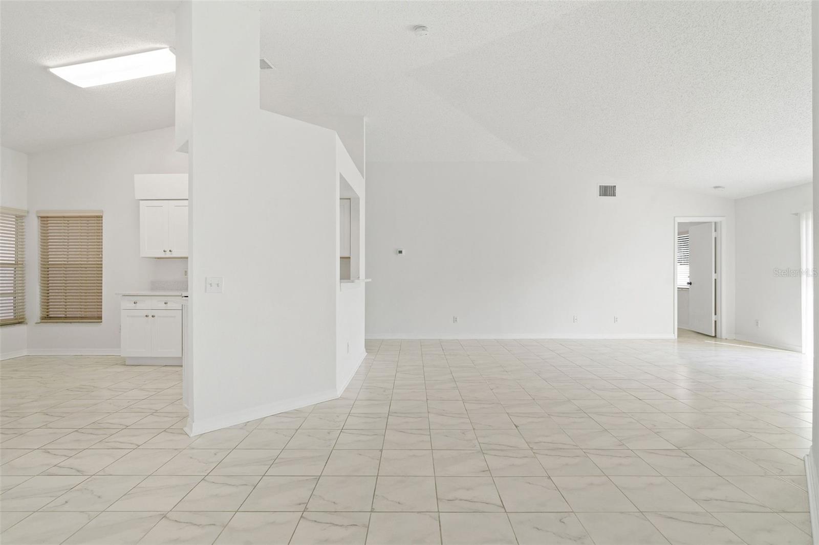 Image 9 of 26 For 1504 Silktree Court