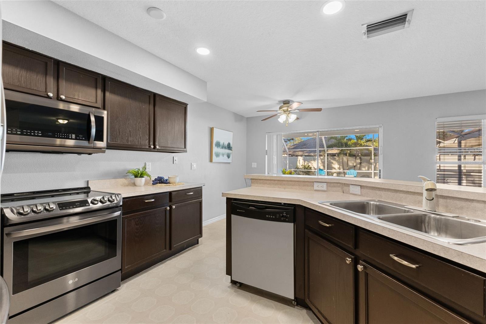 Image 12 of 31 For 1422 Trail Boss Lane