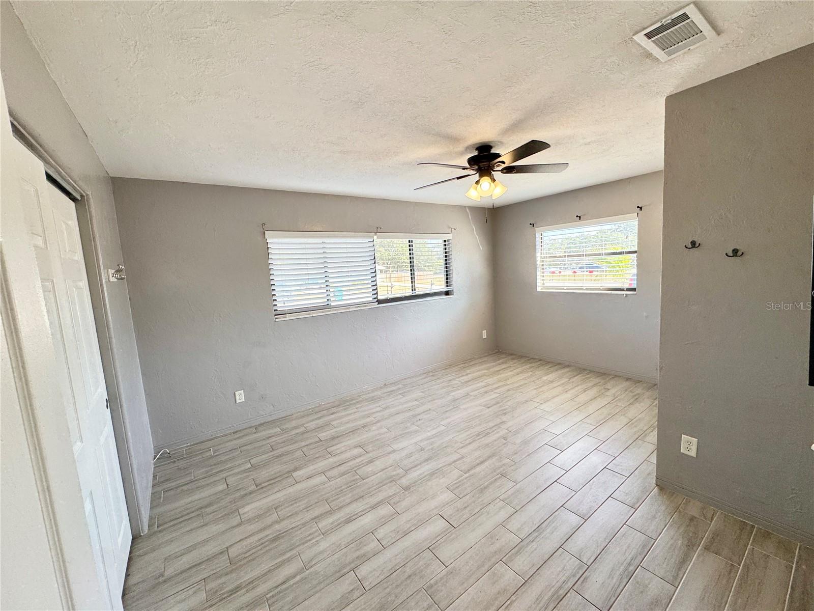 Image 11 of 24 For 11310 115th Avenue