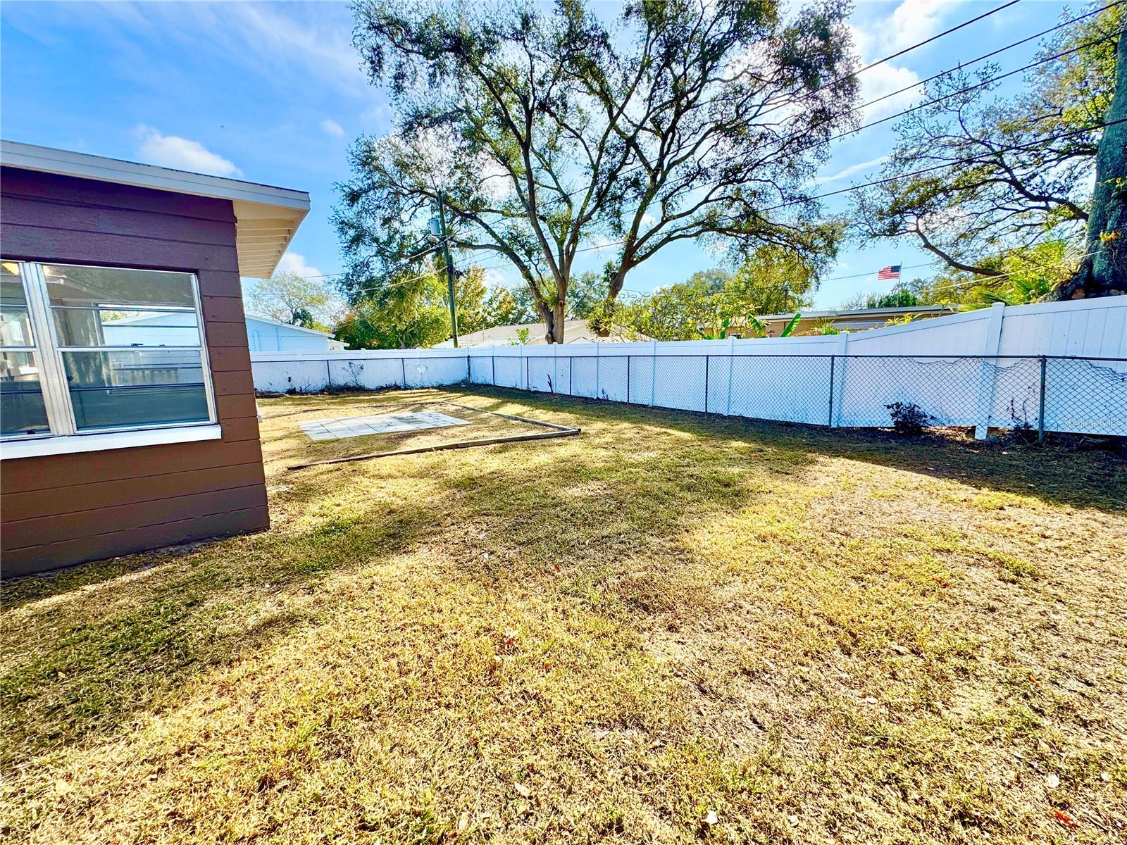 Image 20 of 24 For 11310 115th Avenue