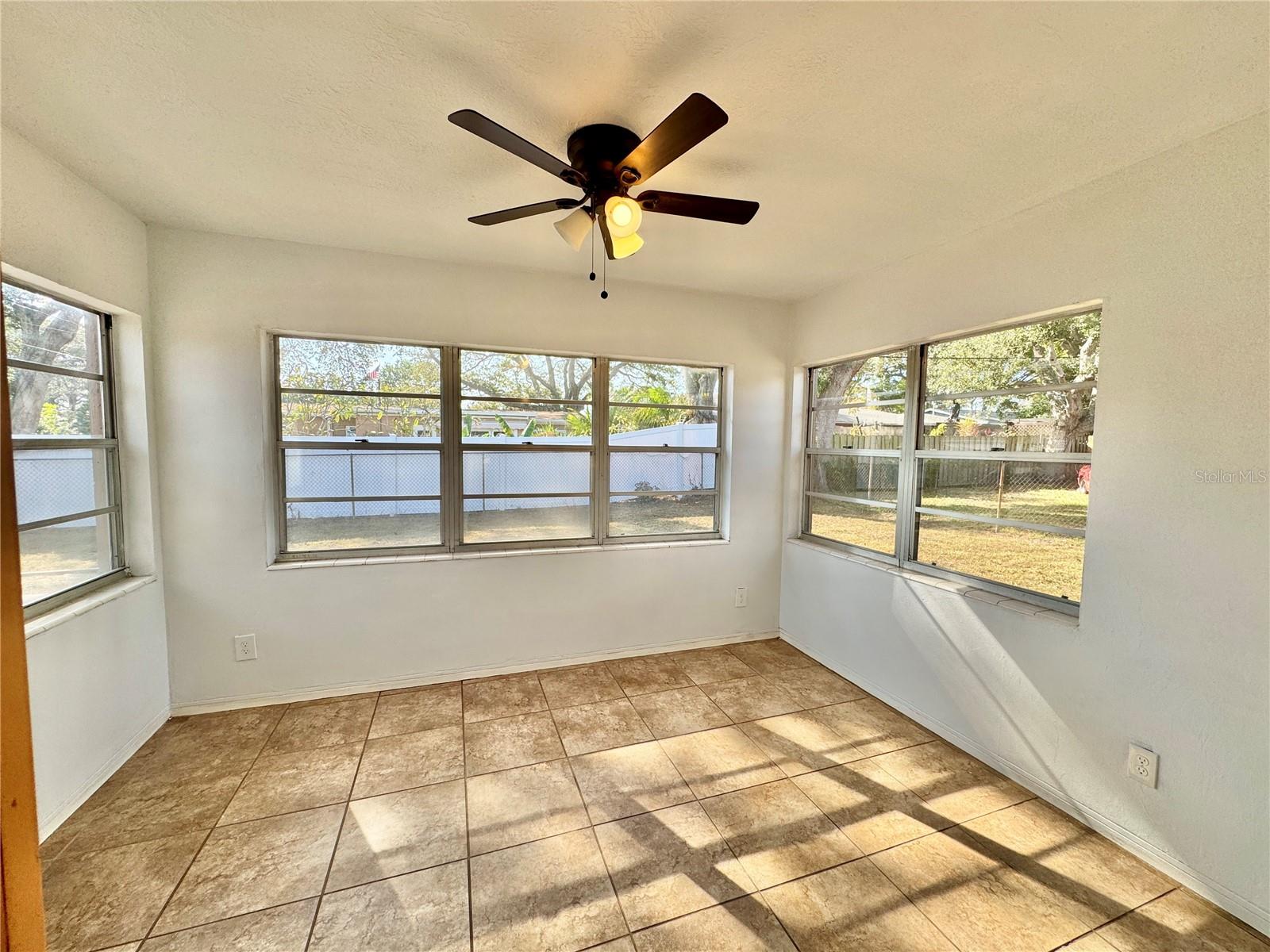 Image 6 of 24 For 11310 115th Avenue