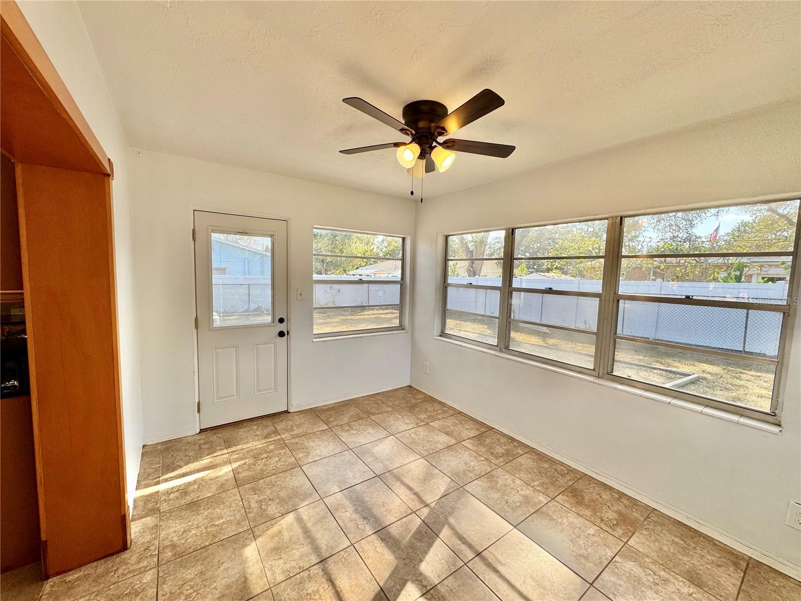 Image 7 of 24 For 11310 115th Avenue