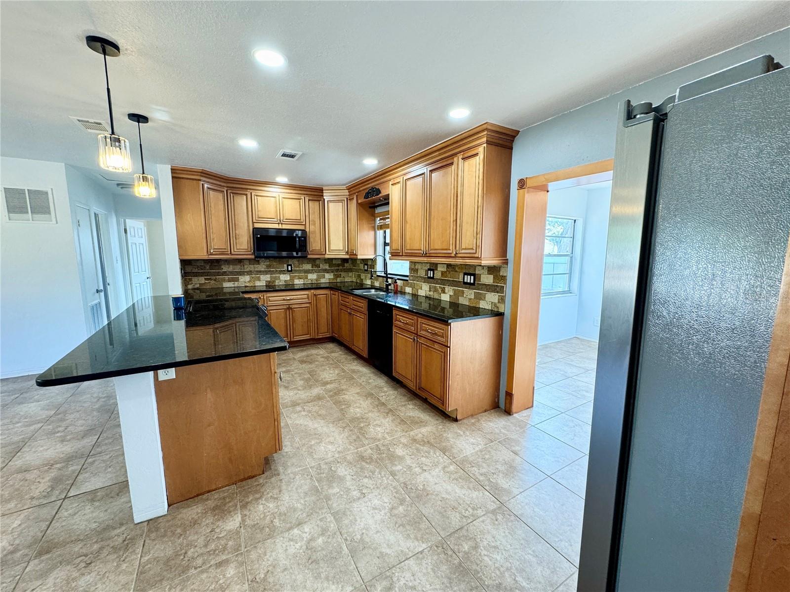 Image 8 of 24 For 11310 115th Avenue