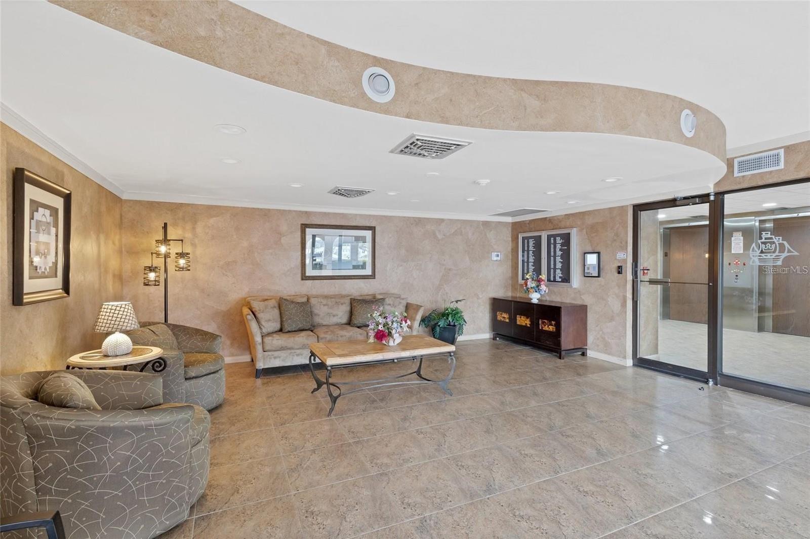 Image 14 of 21 For 19029 Us Highway 19 N 5-14