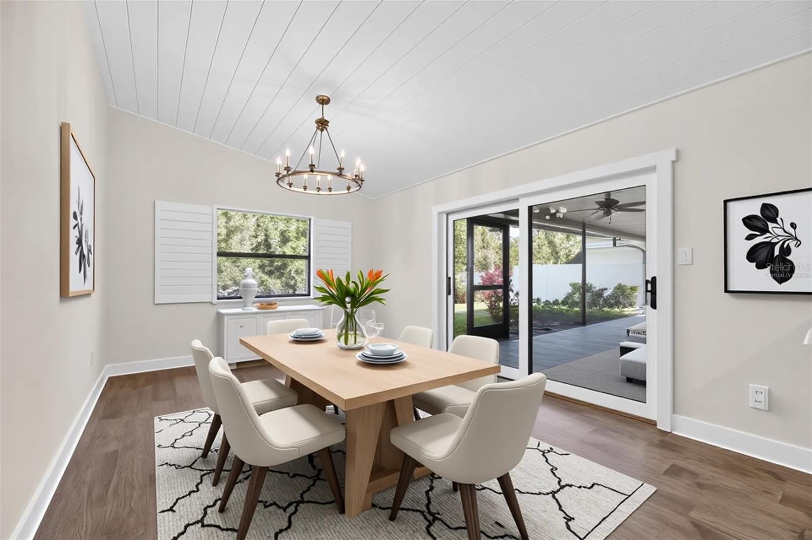 Image 11 of 90 For 1322 Corner Oaks Drive