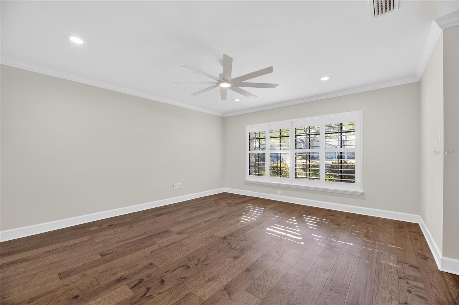 Image 12 of 90 For 1322 Corner Oaks Drive