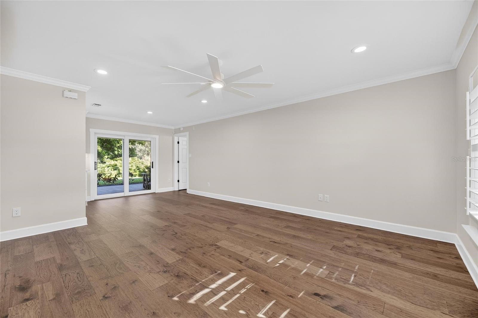 Image 13 of 90 For 1322 Corner Oaks Drive