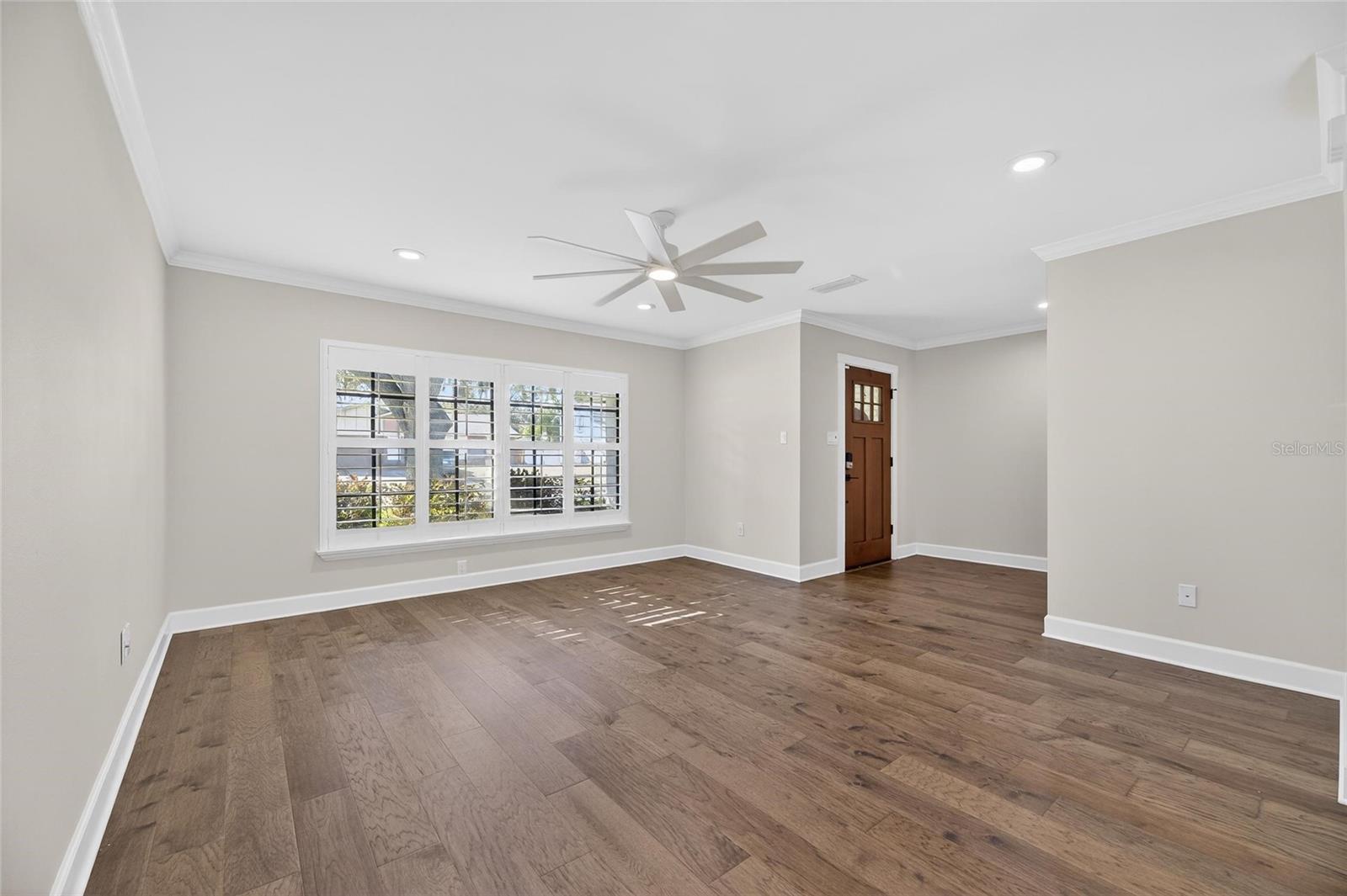 Image 17 of 90 For 1322 Corner Oaks Drive