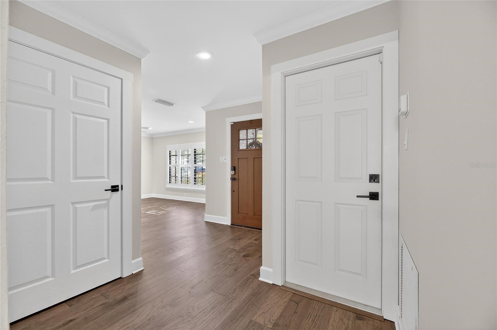 Image 18 of 90 For 1322 Corner Oaks Drive