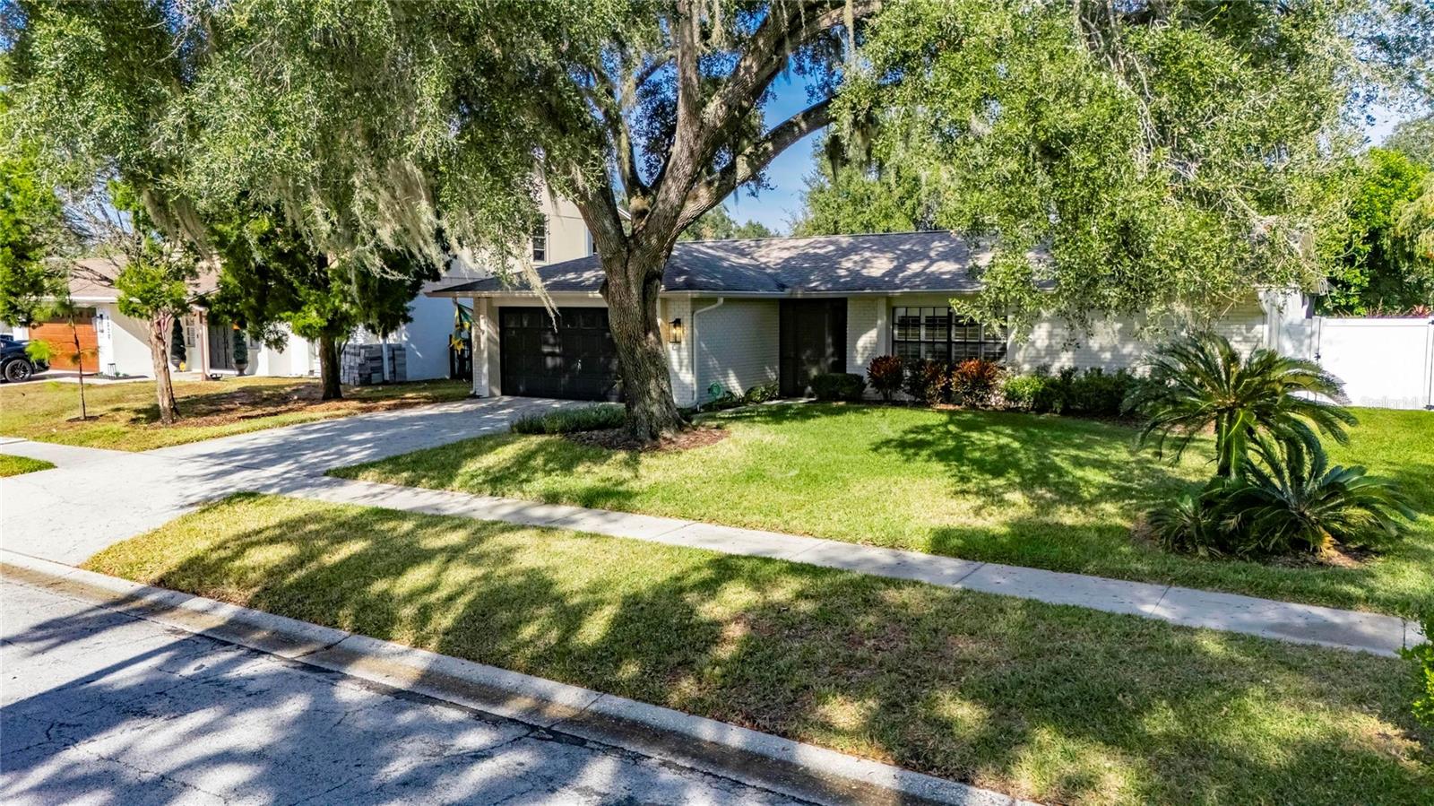 Image 2 of 90 For 1322 Corner Oaks Drive