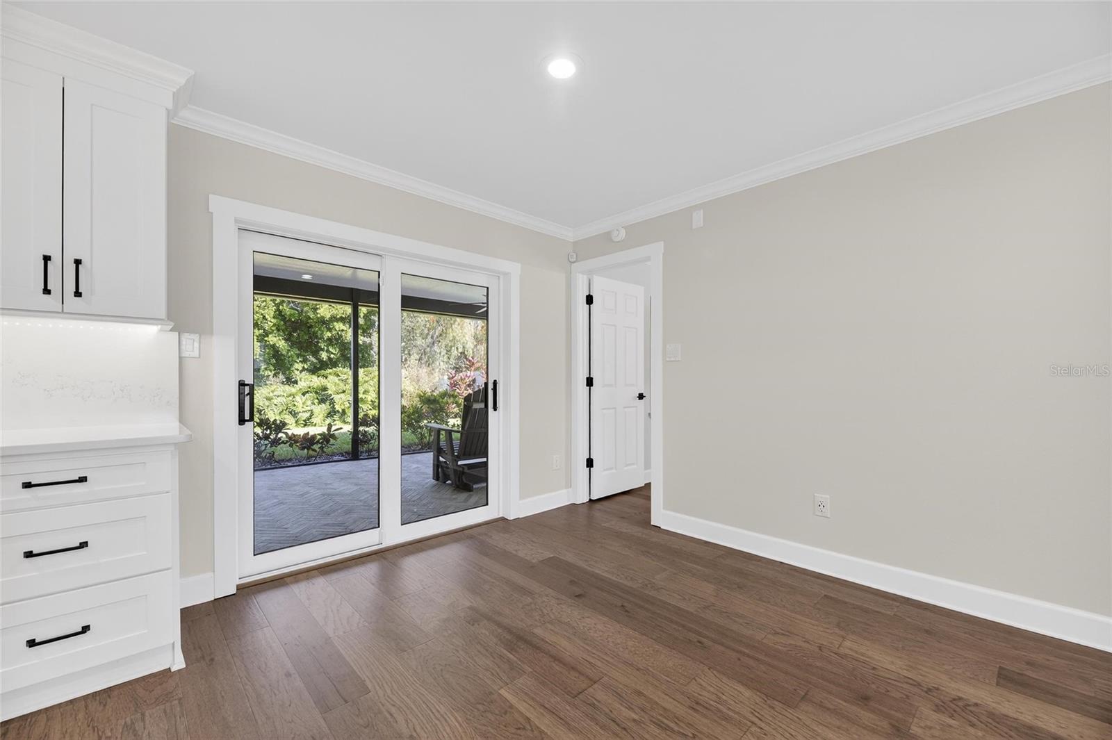 Image 20 of 90 For 1322 Corner Oaks Drive