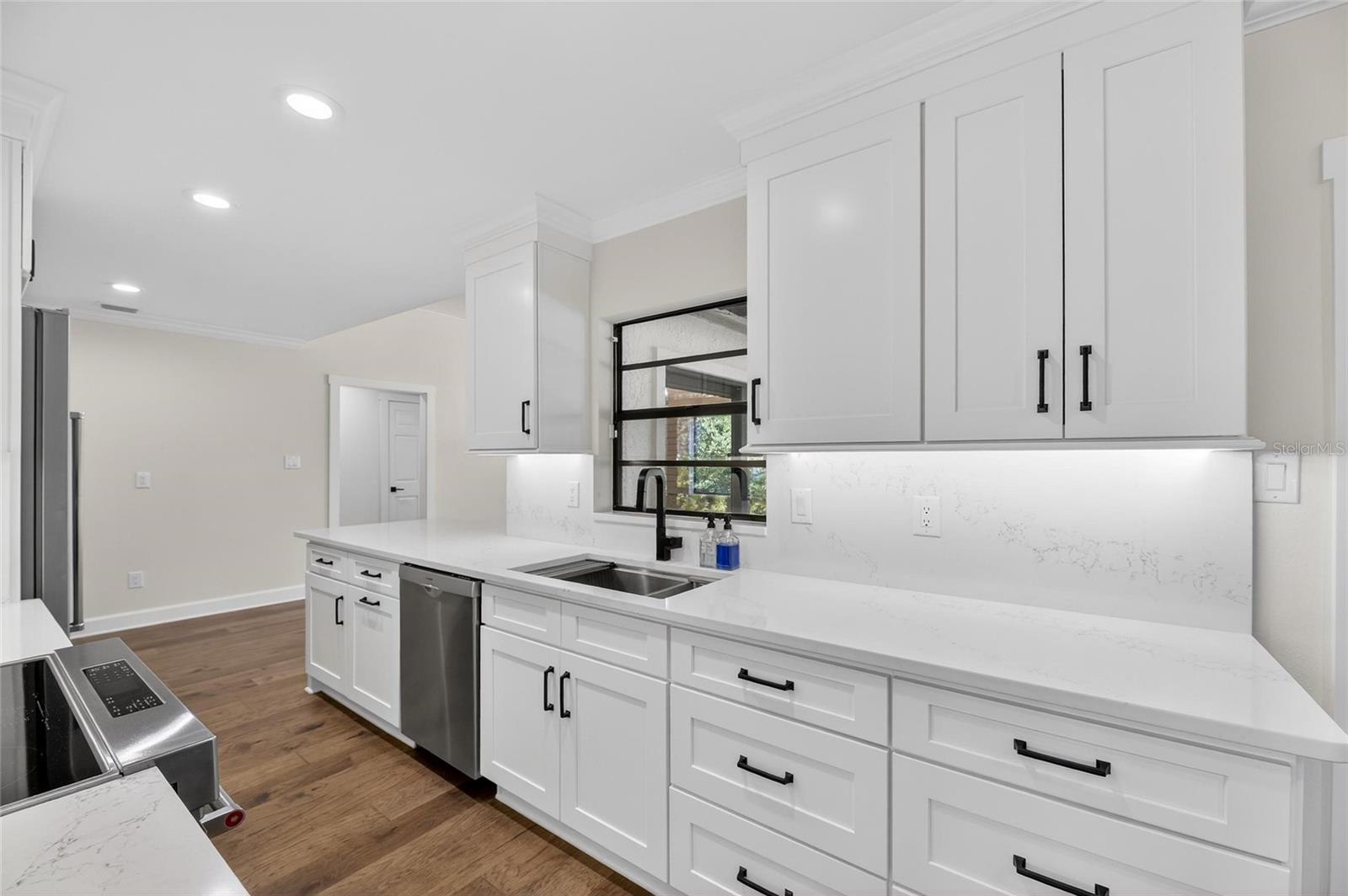 Image 22 of 90 For 1322 Corner Oaks Drive