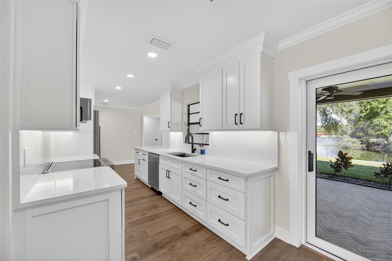 Image 23 of 90 For 1322 Corner Oaks Drive