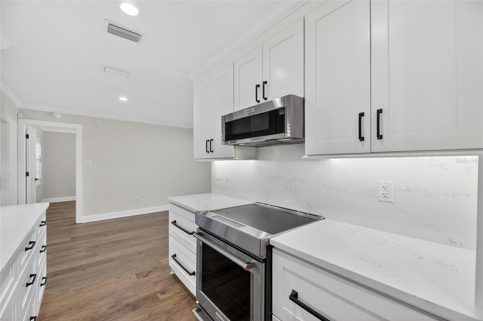 Image 29 of 90 For 1322 Corner Oaks Drive