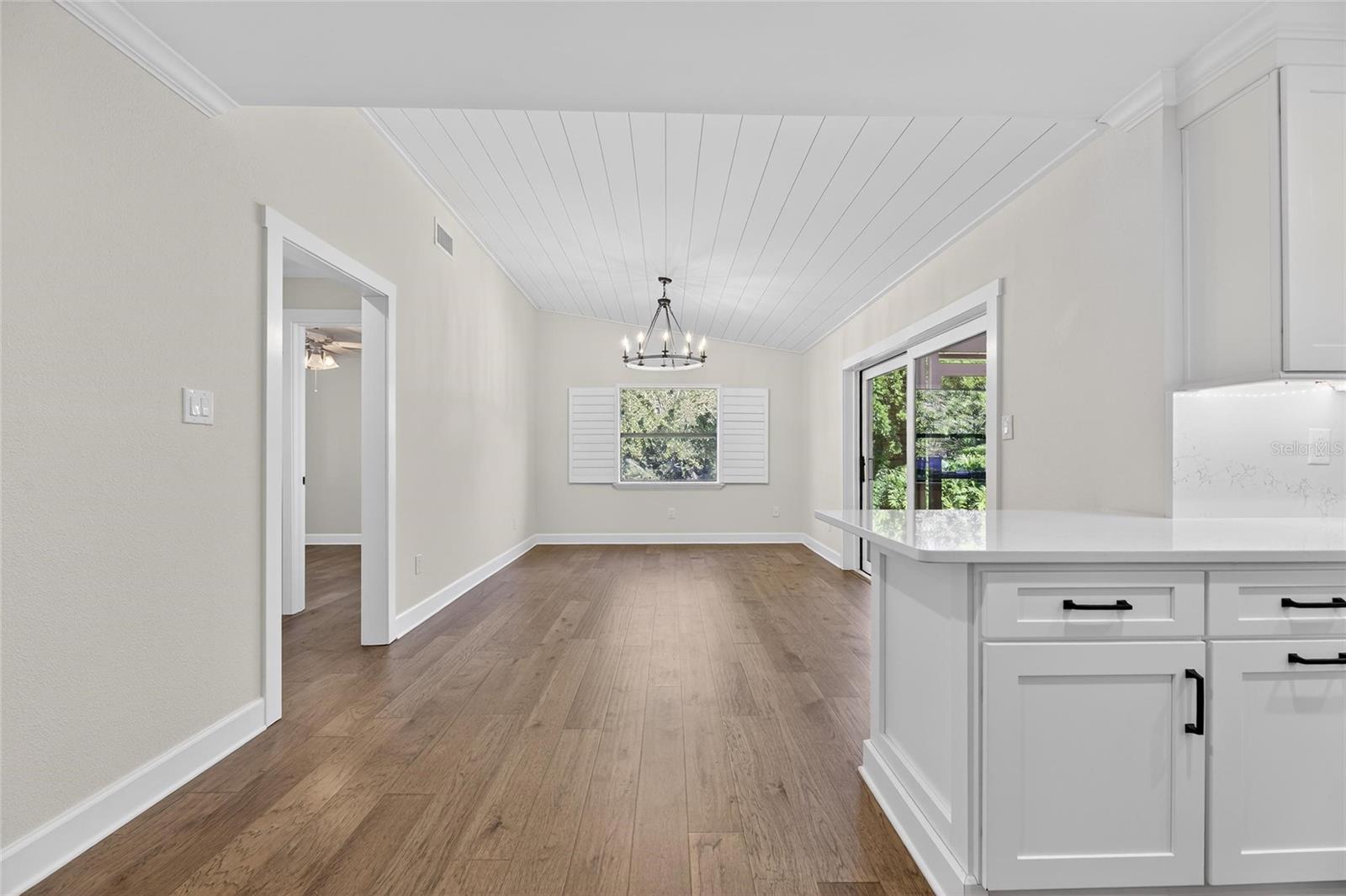 Image 31 of 90 For 1322 Corner Oaks Drive