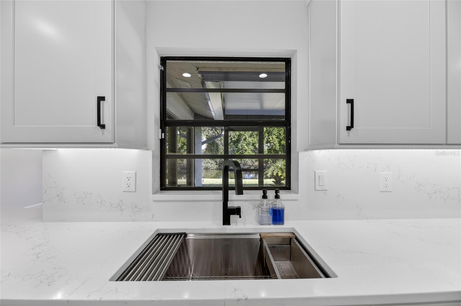 Image 33 of 90 For 1322 Corner Oaks Drive