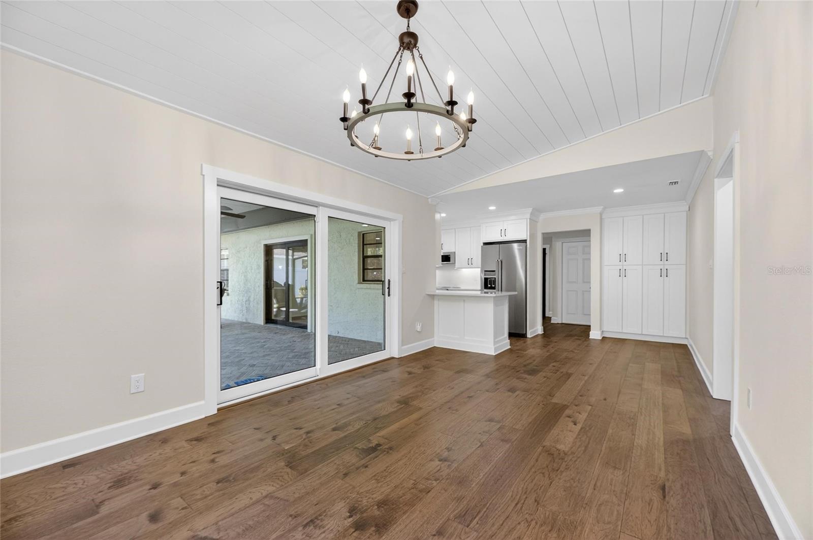 Image 35 of 90 For 1322 Corner Oaks Drive