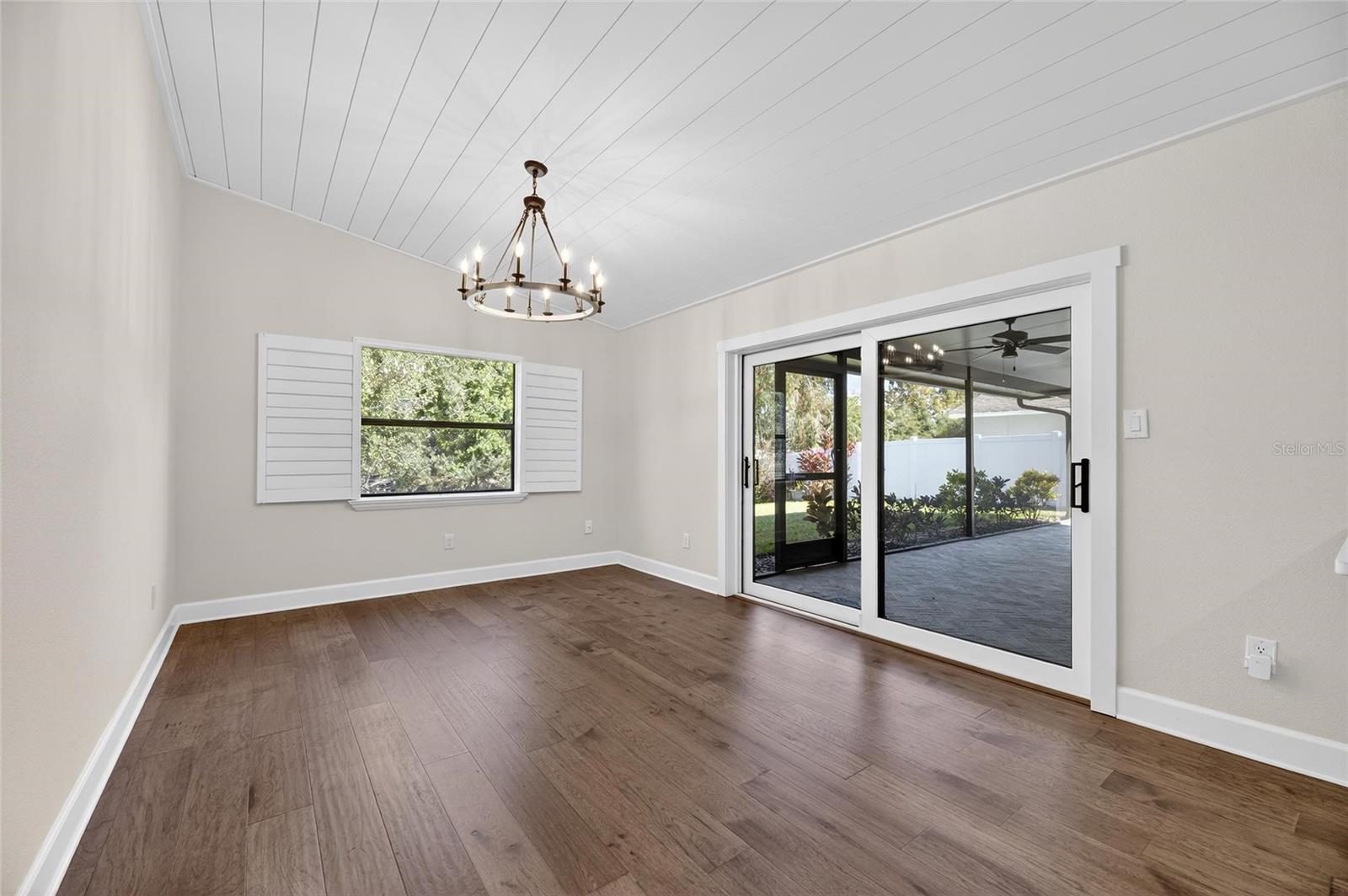 Image 36 of 90 For 1322 Corner Oaks Drive