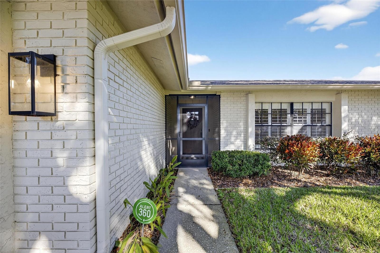 Image 6 of 90 For 1322 Corner Oaks Drive