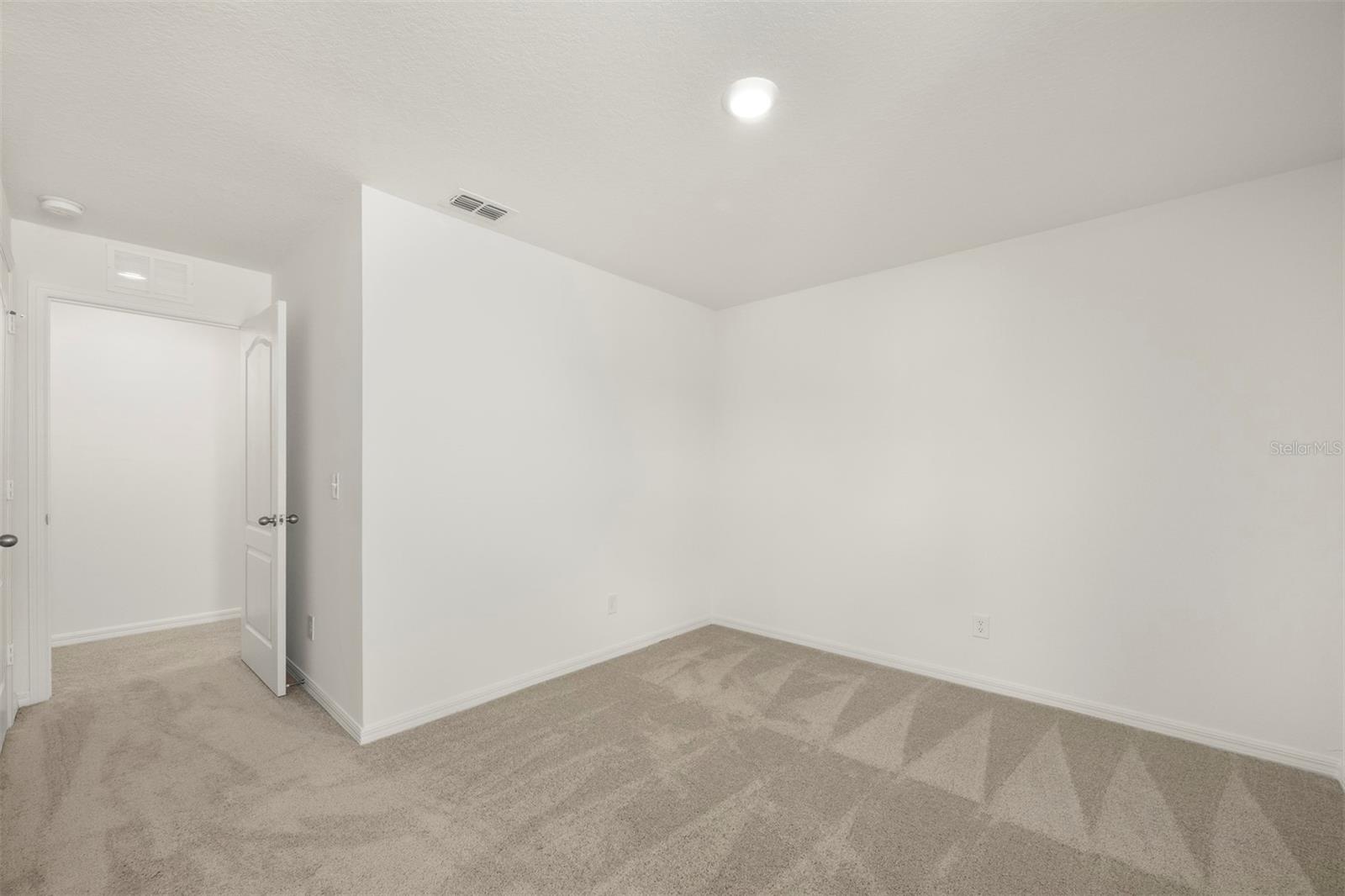 Image 20 of 31 For 727 Poppy Lane