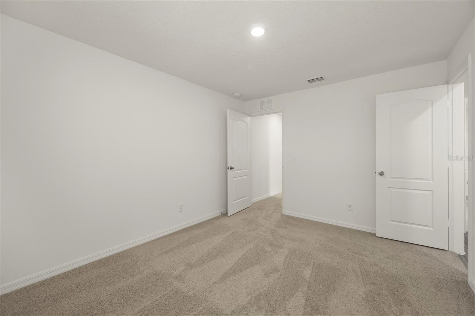 Image 23 of 31 For 727 Poppy Lane