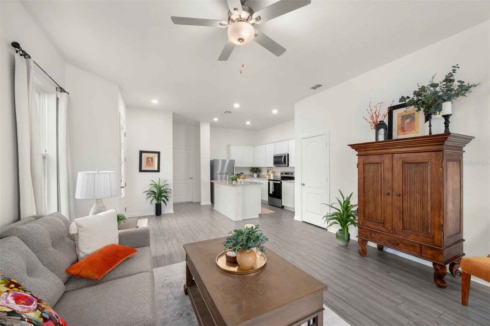 Image 9 of 31 For 727 Poppy Lane